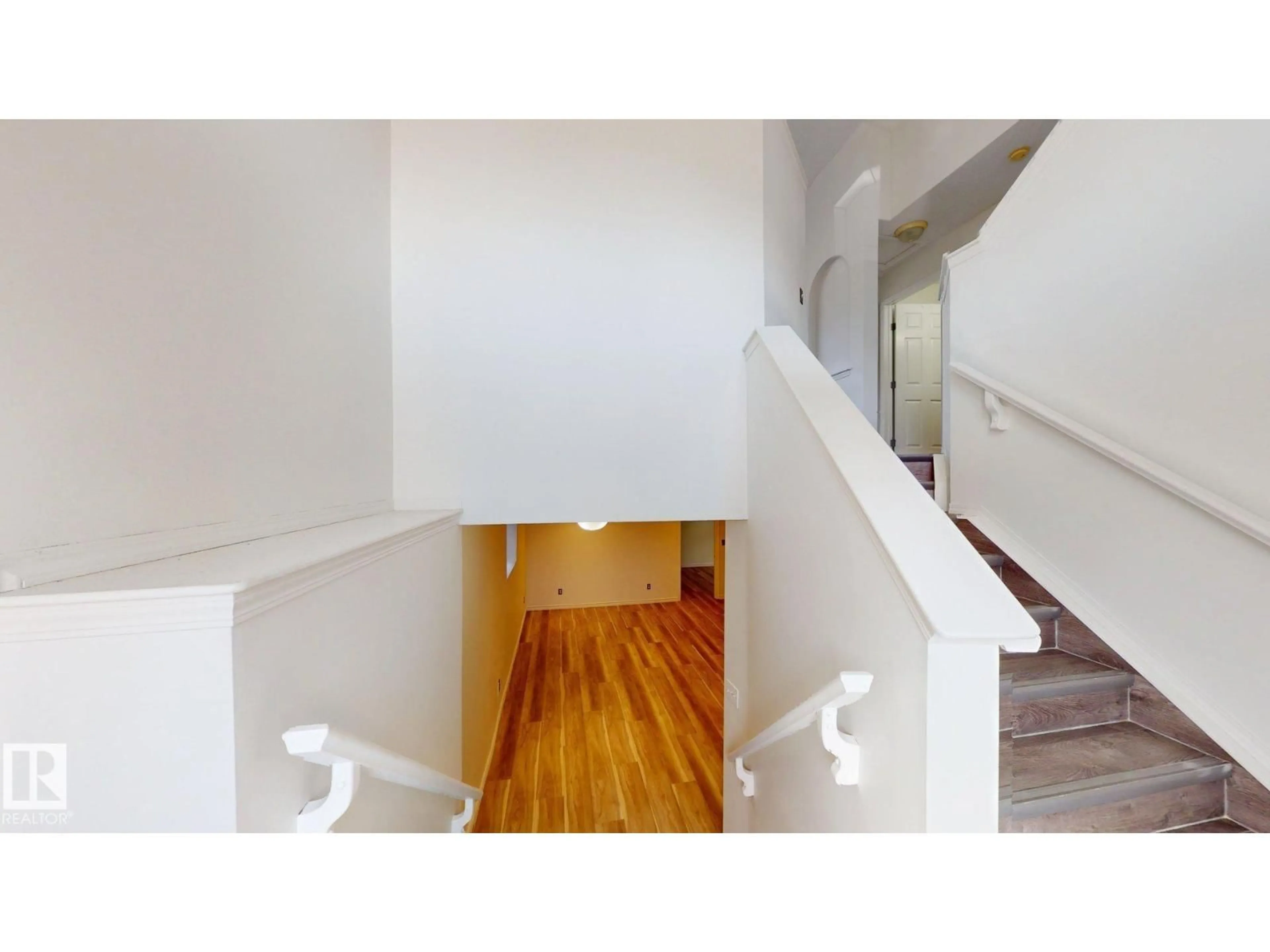 Indoor foyer for 2426 33A ST, Edmonton Alberta T6T1Y4