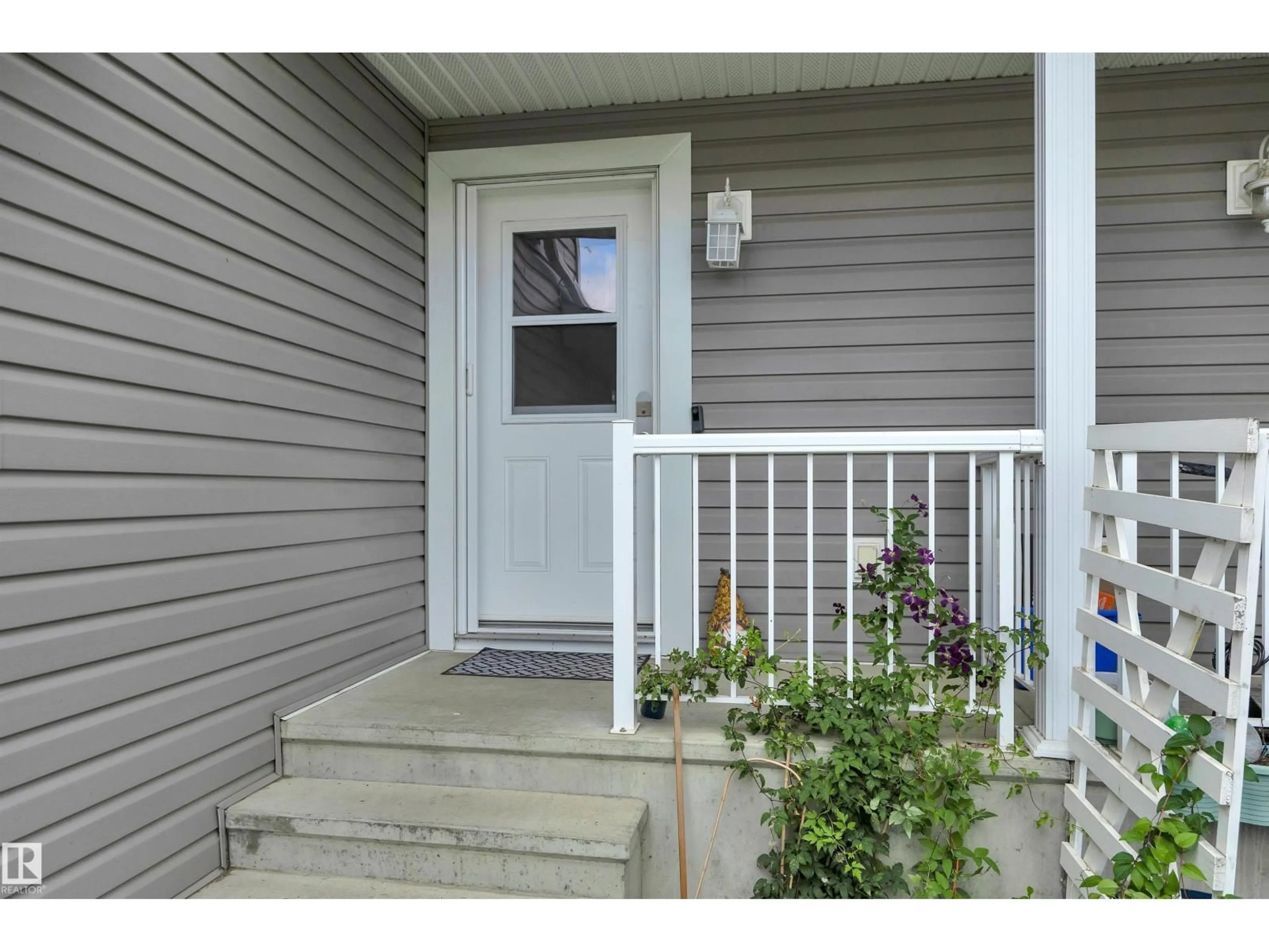 Indoor entryway for 5101 SOLEIL BV, Beaumont Alberta T4X0E3