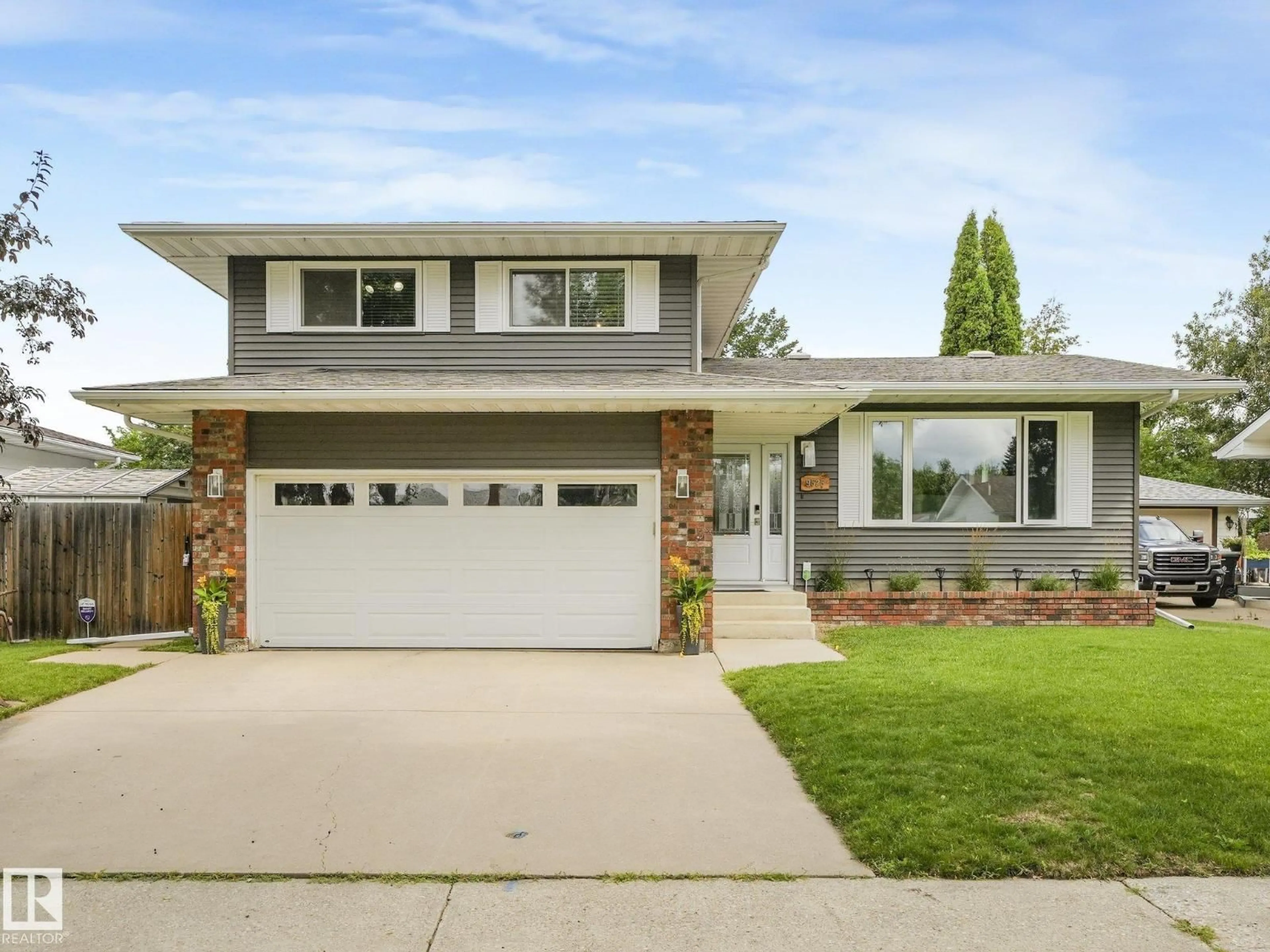 Home with brick exterior material, street for 9525 87 ST, Fort Saskatchewan Alberta T8L1G9