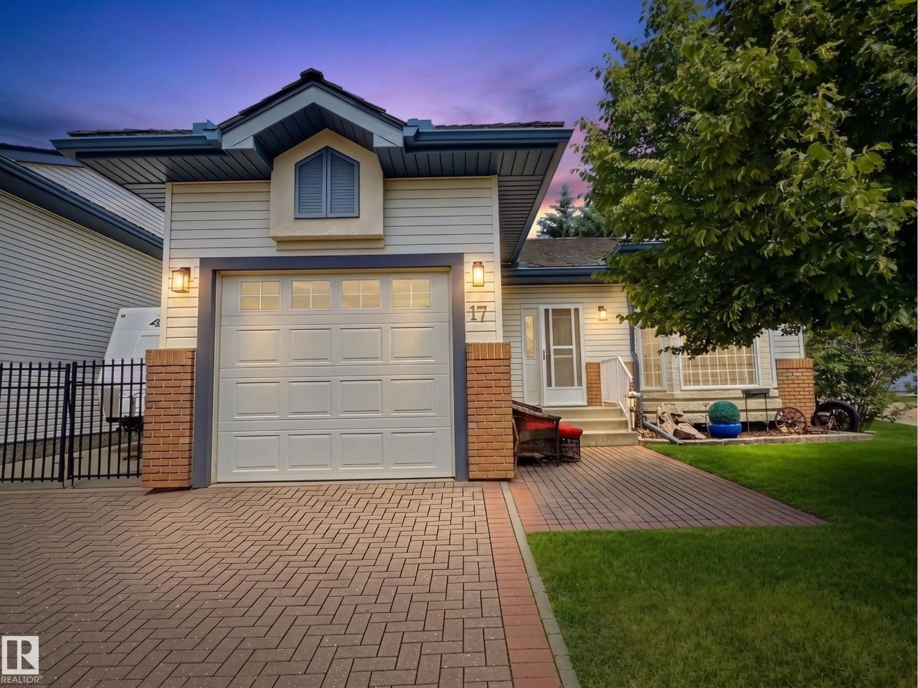 Unknown for 10 - 17 BLACKBURN DR, Edmonton Alberta T6W1C2