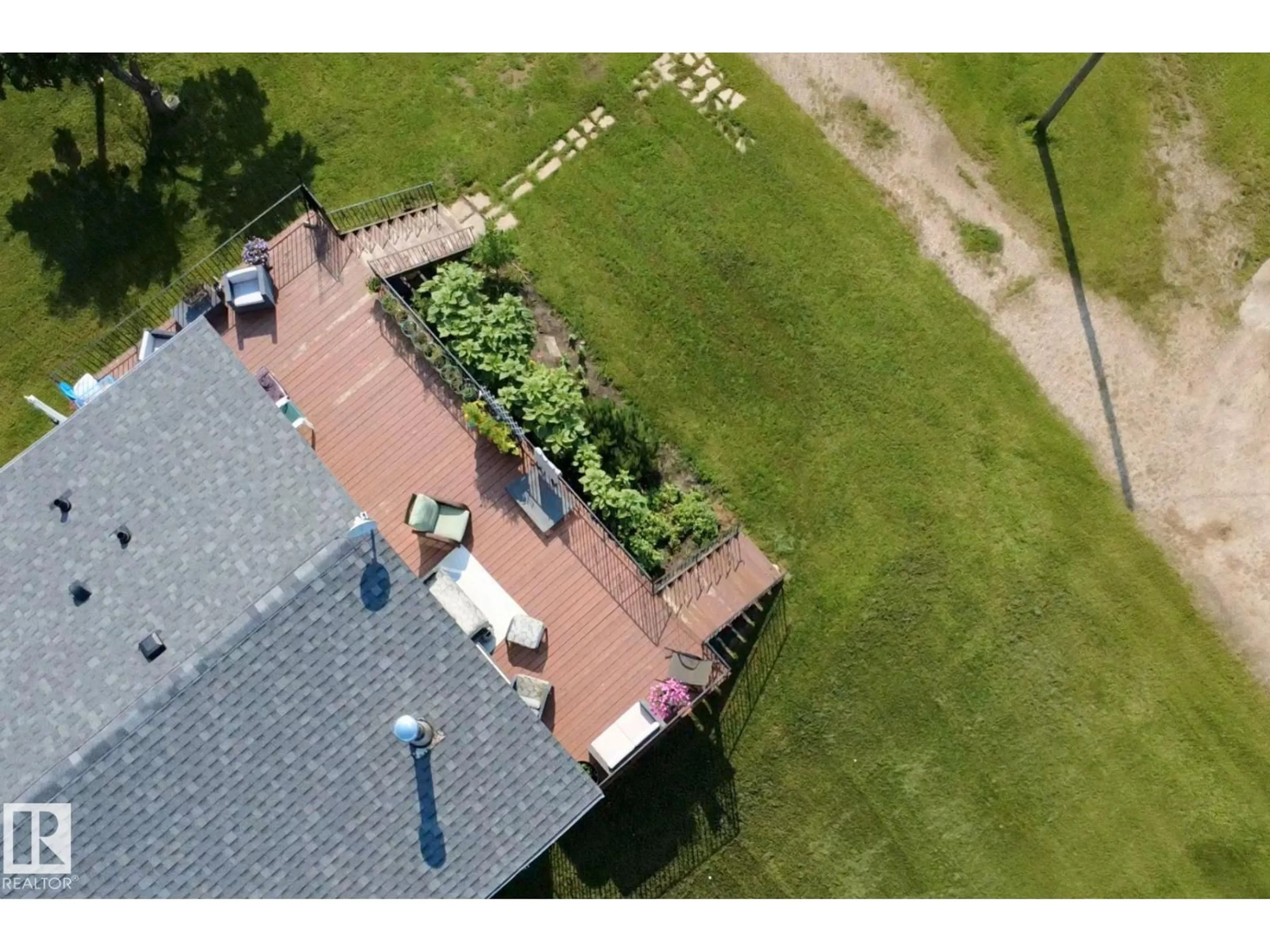A pic from outside/outdoor area/front of a property/back of a property/a pic from drone, unknown for 532077 RR 180, Rural Lamont County Alberta T0B3H0