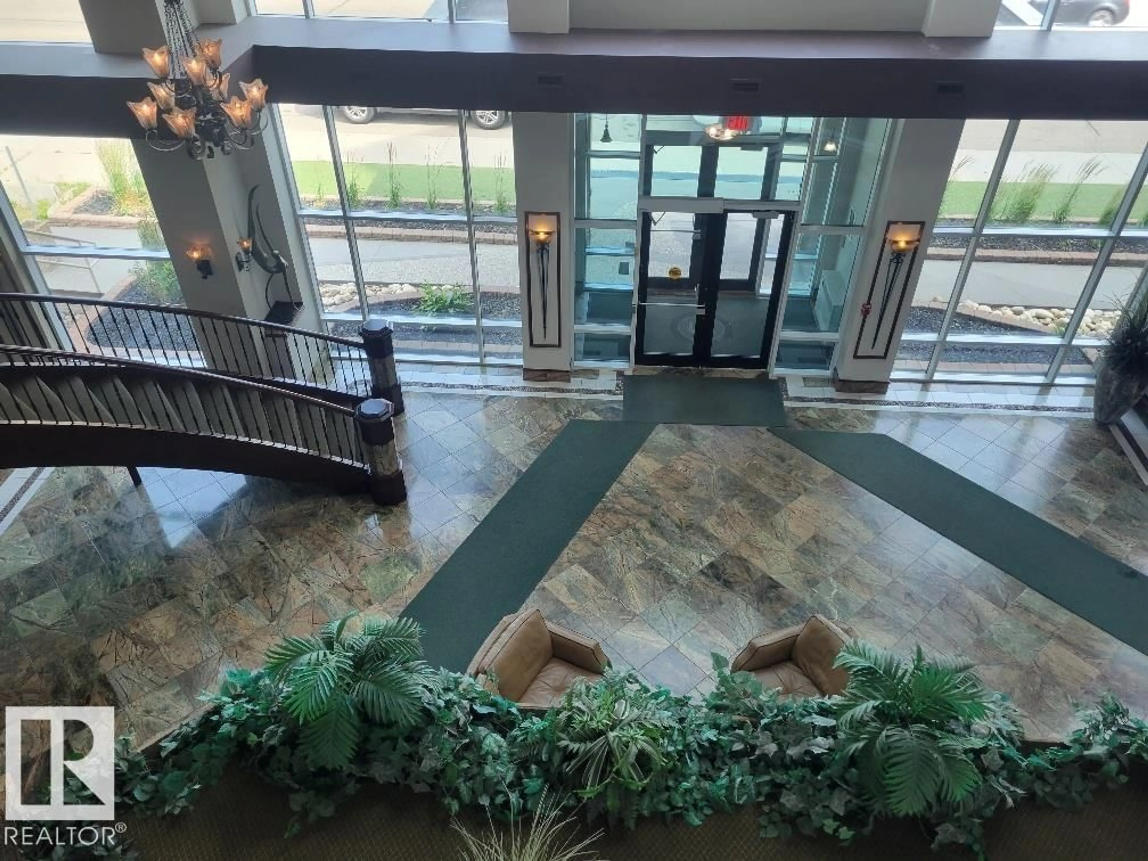 Indoor foyer for 207 - 10142 111 ST, Edmonton Alberta T5K1K6