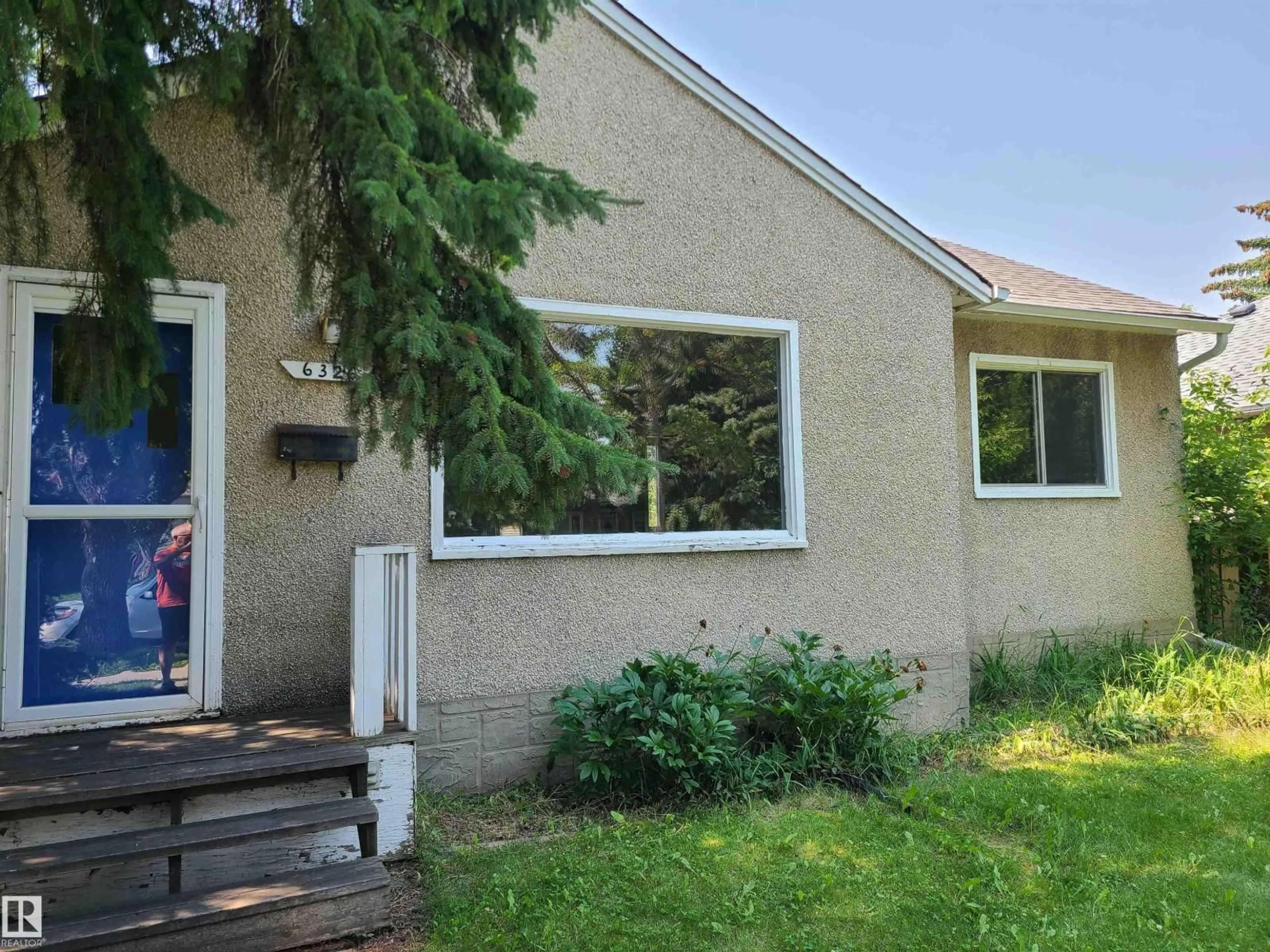 Unknown for 6326 109A ST NW, Edmonton Alberta T6H3C7