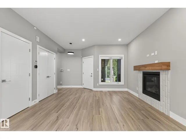 10906 54 AV, Edmonton 2