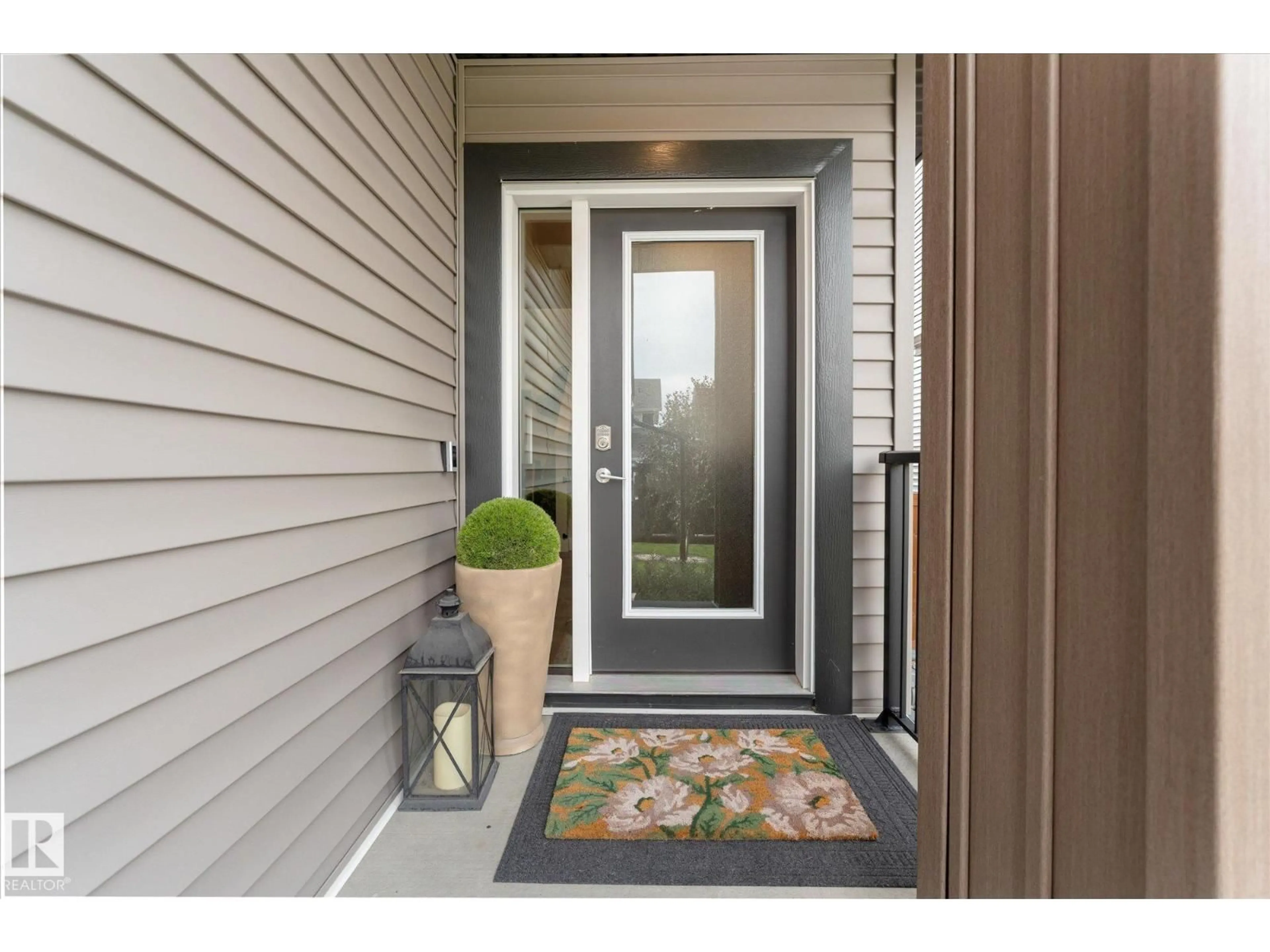 Indoor entryway for 60 SPRUCE GARDENS CR, Spruce Grove Alberta T7X0J9