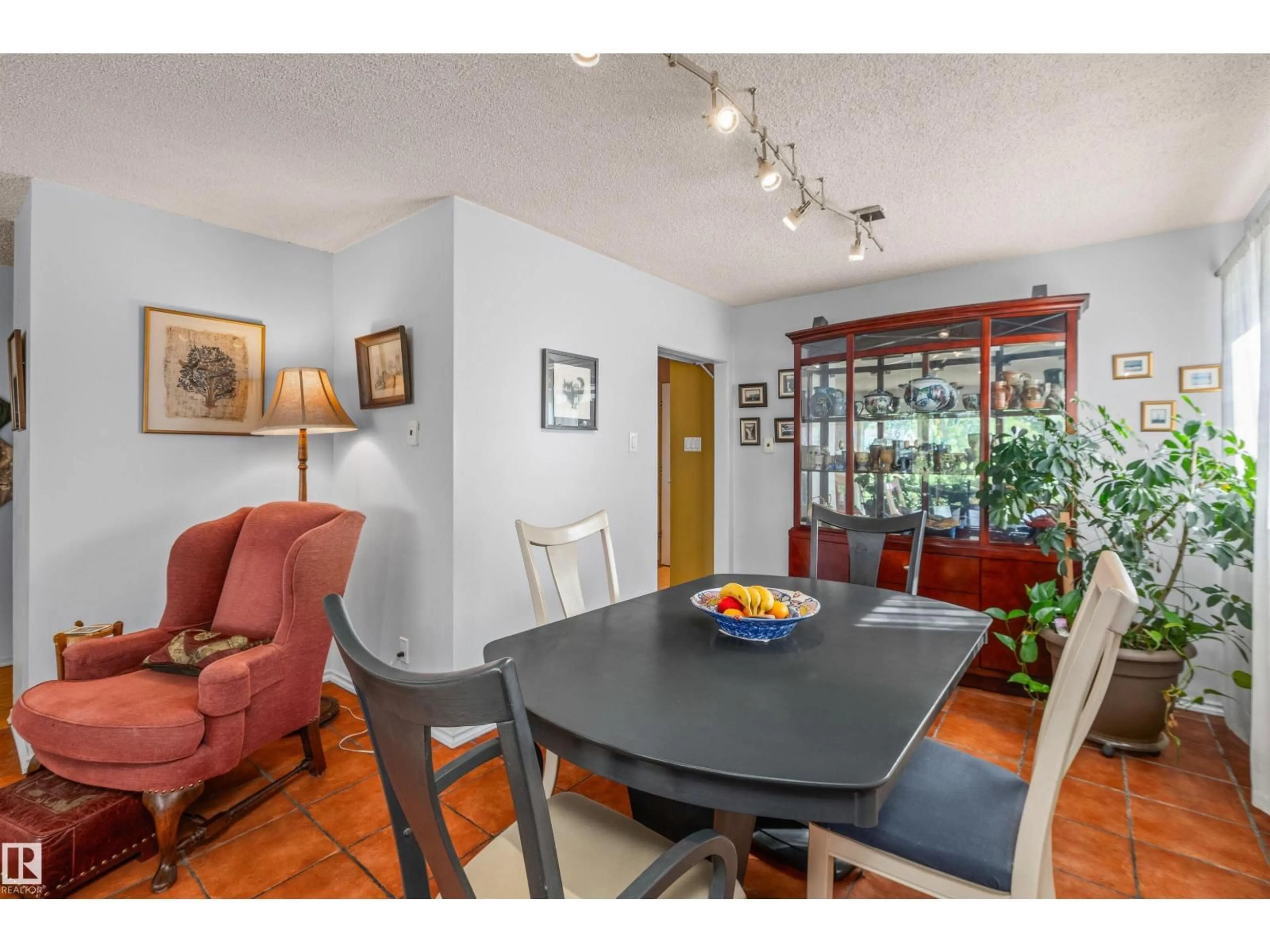 Dining room, unknown for 6811 101A AV, Edmonton Alberta T6A0M3