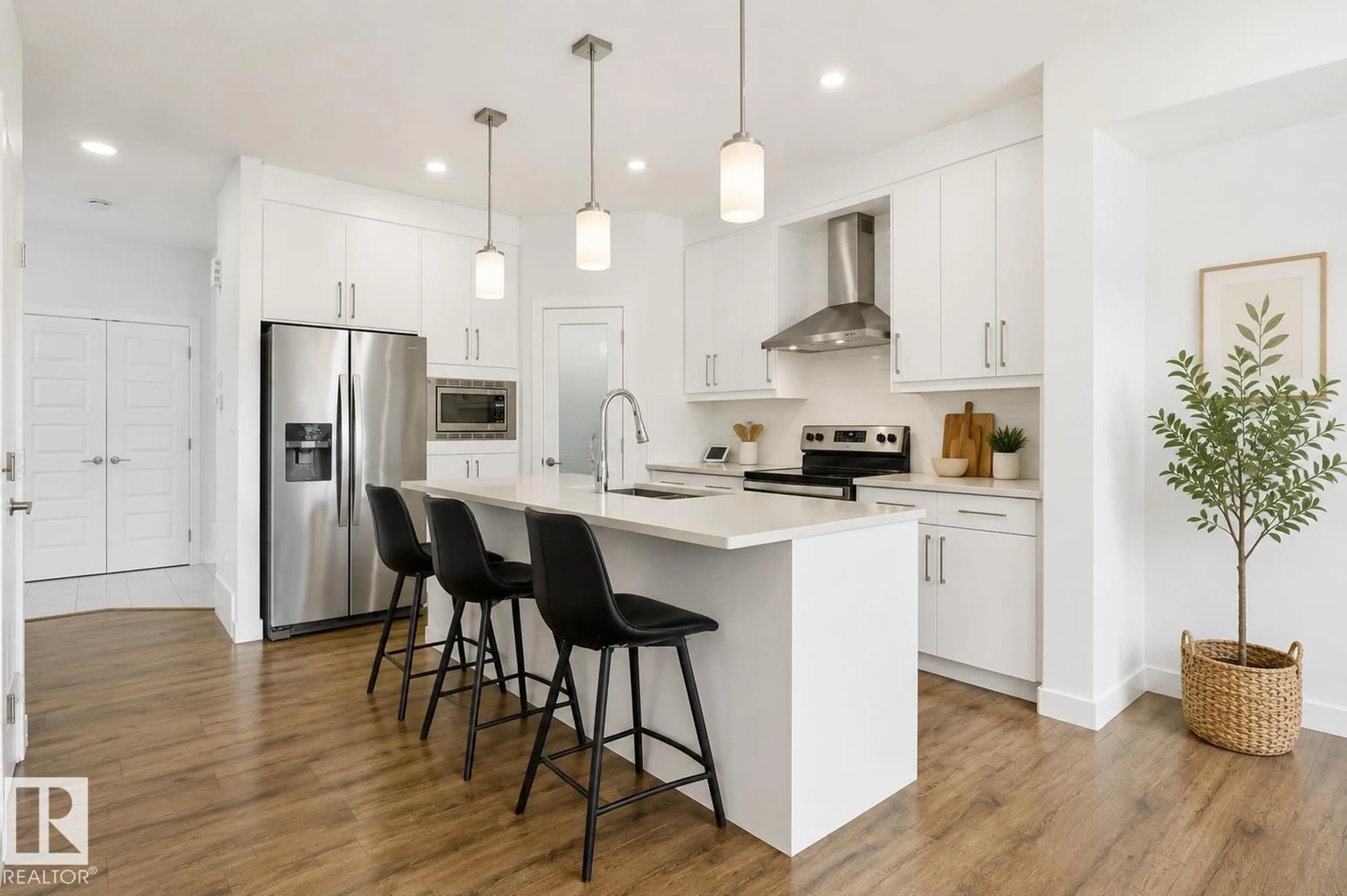 Contemporary kitchen, wood/laminate floor for 7258 CHIVERS PL, Edmonton Alberta T6W4L4