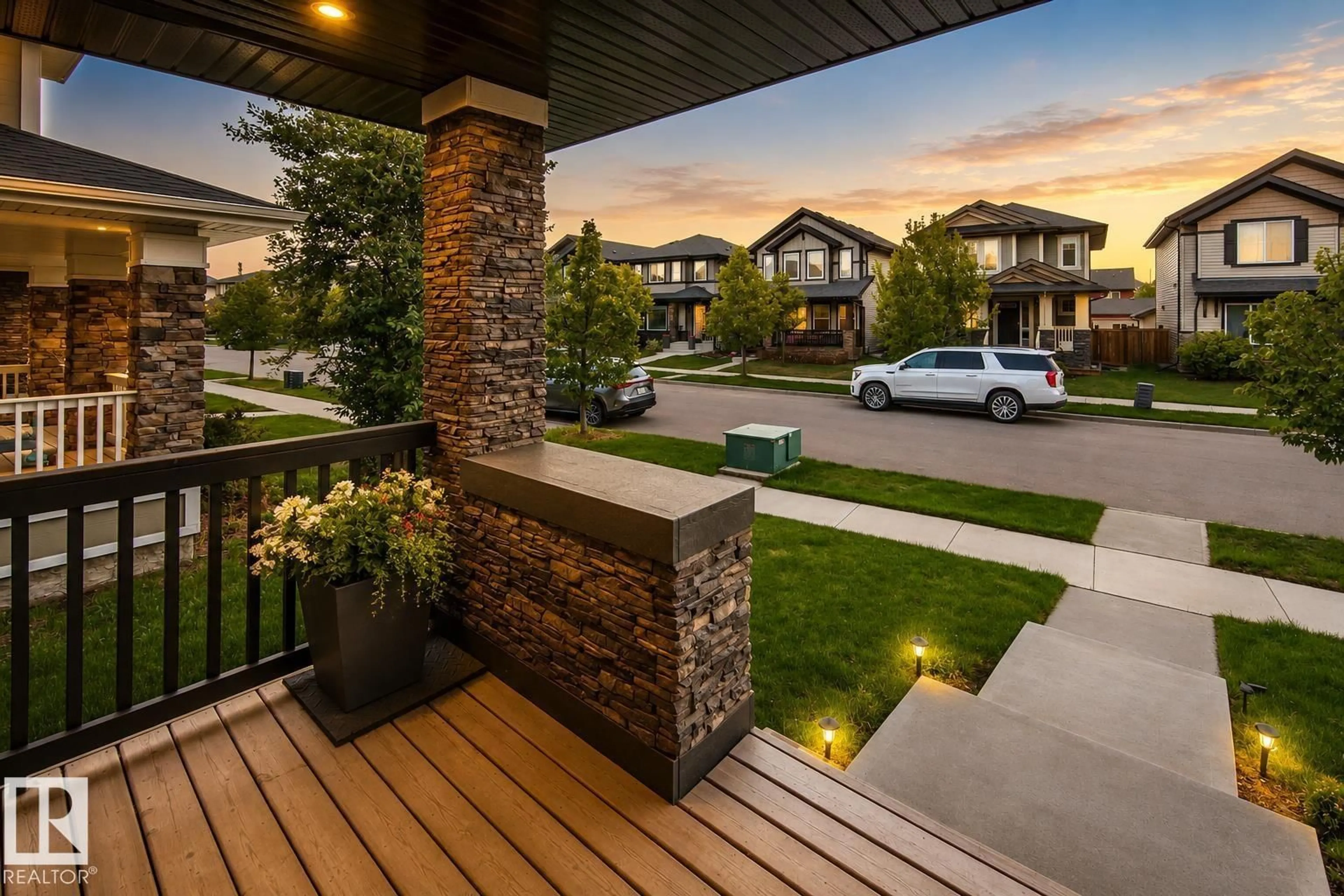 Patio, street for SW - 16015 11 AV, Edmonton Alberta T6W1A4