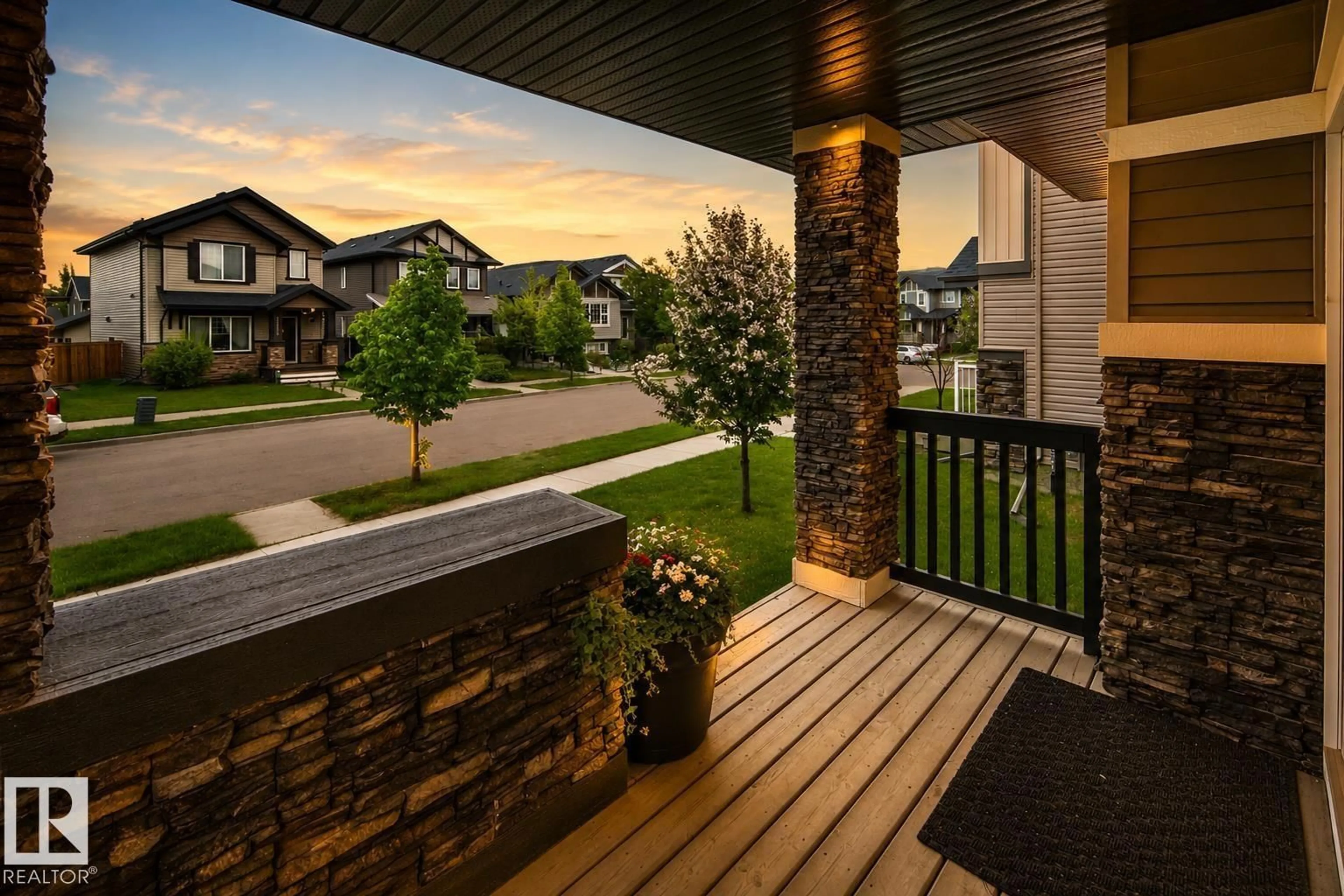 Patio, unknown for SW - 16015 11 AV, Edmonton Alberta T6W1A4