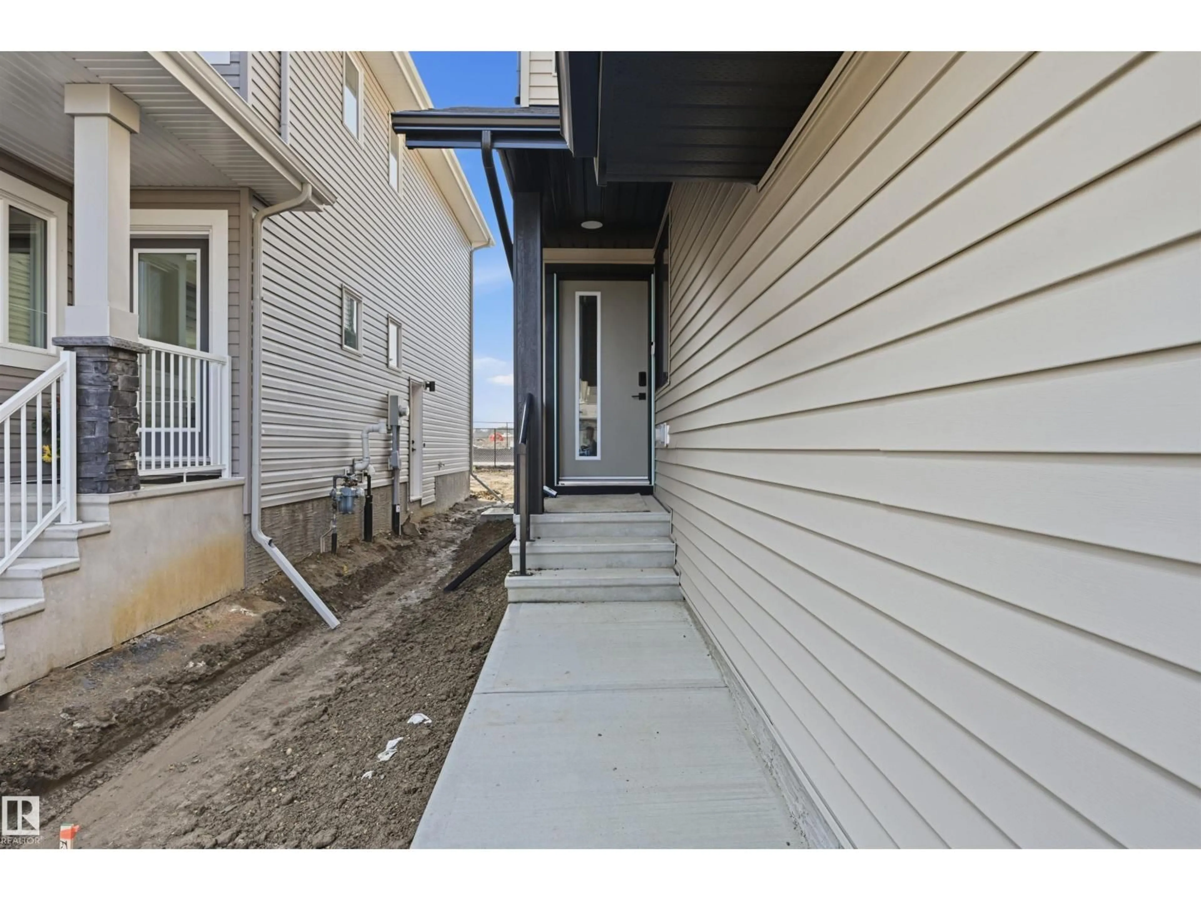 Unknown for 935 18 AV, Edmonton Alberta T6T2X3
