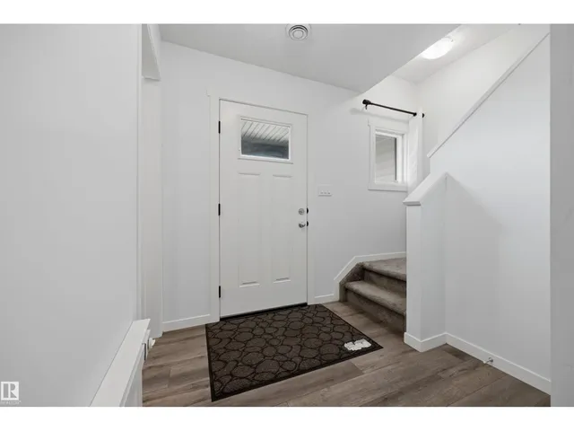 1246 ASTER BV, Edmonton 3