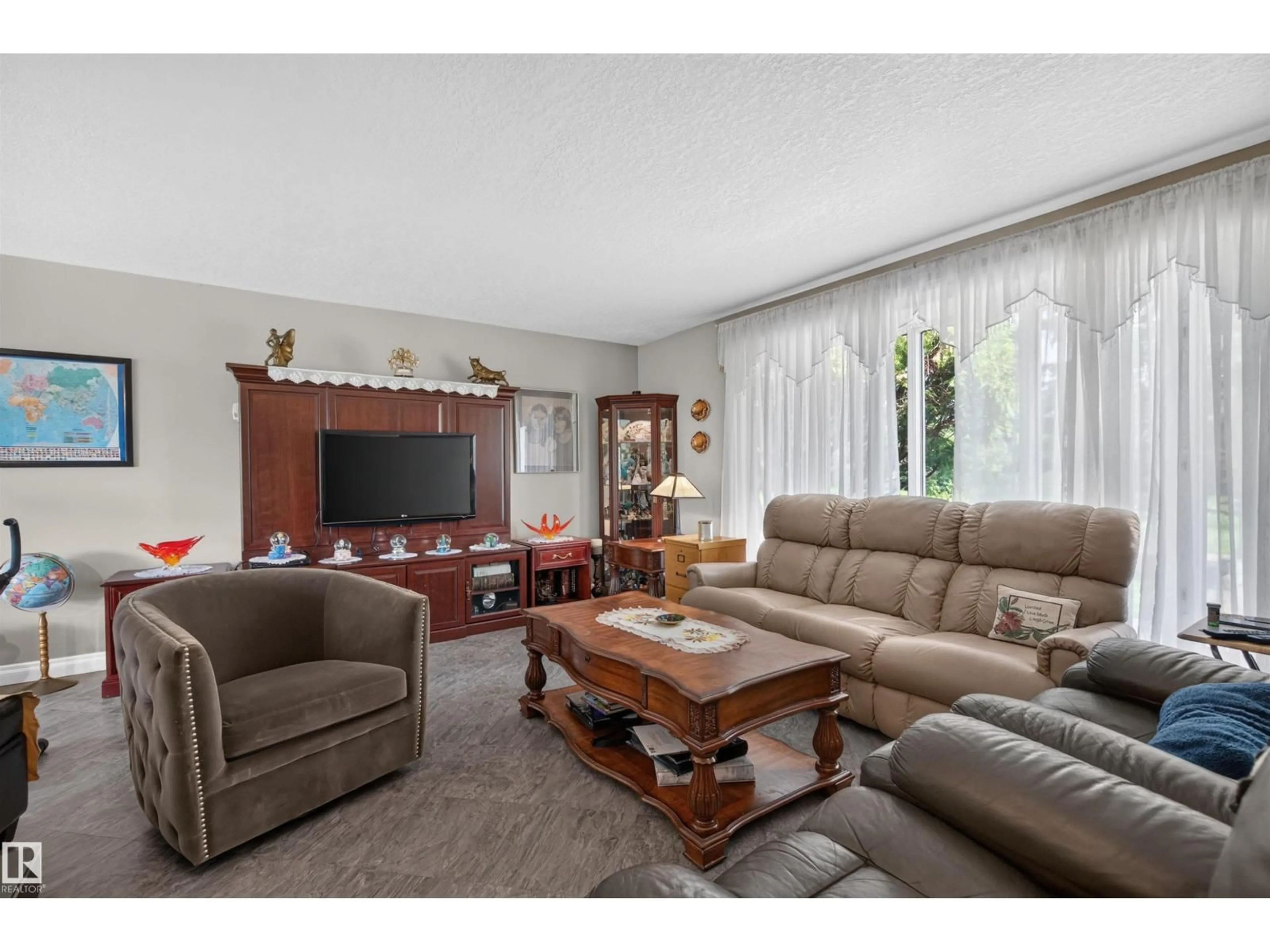 Living room with furniture, unknown for 56505 RGE ROAD 233, Rural Sturgeon County Alberta T0A1N4