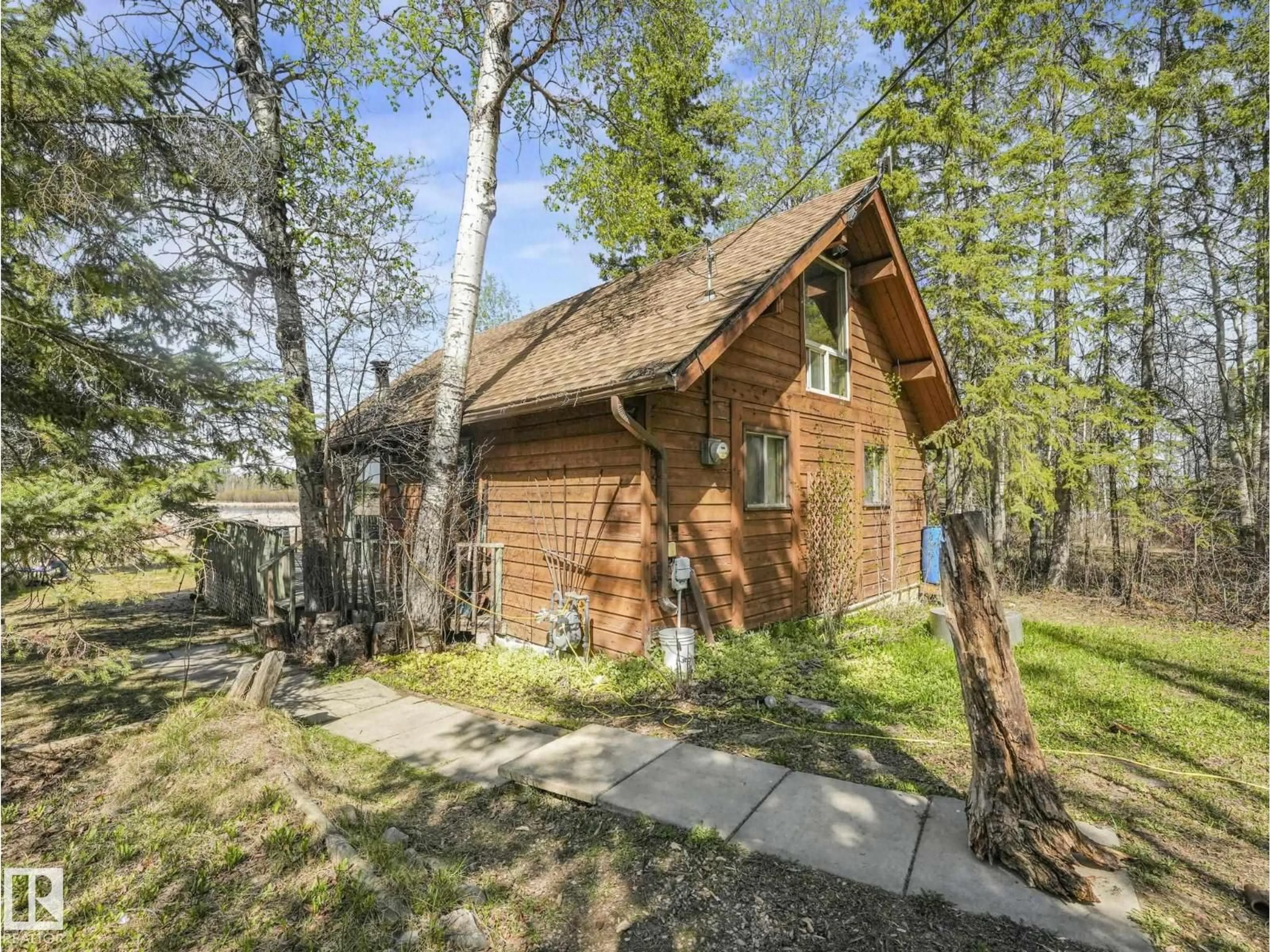 Shed for 722 BLUE HERON DR, Rural Lac Ste. Anne County Alberta T0E1V0