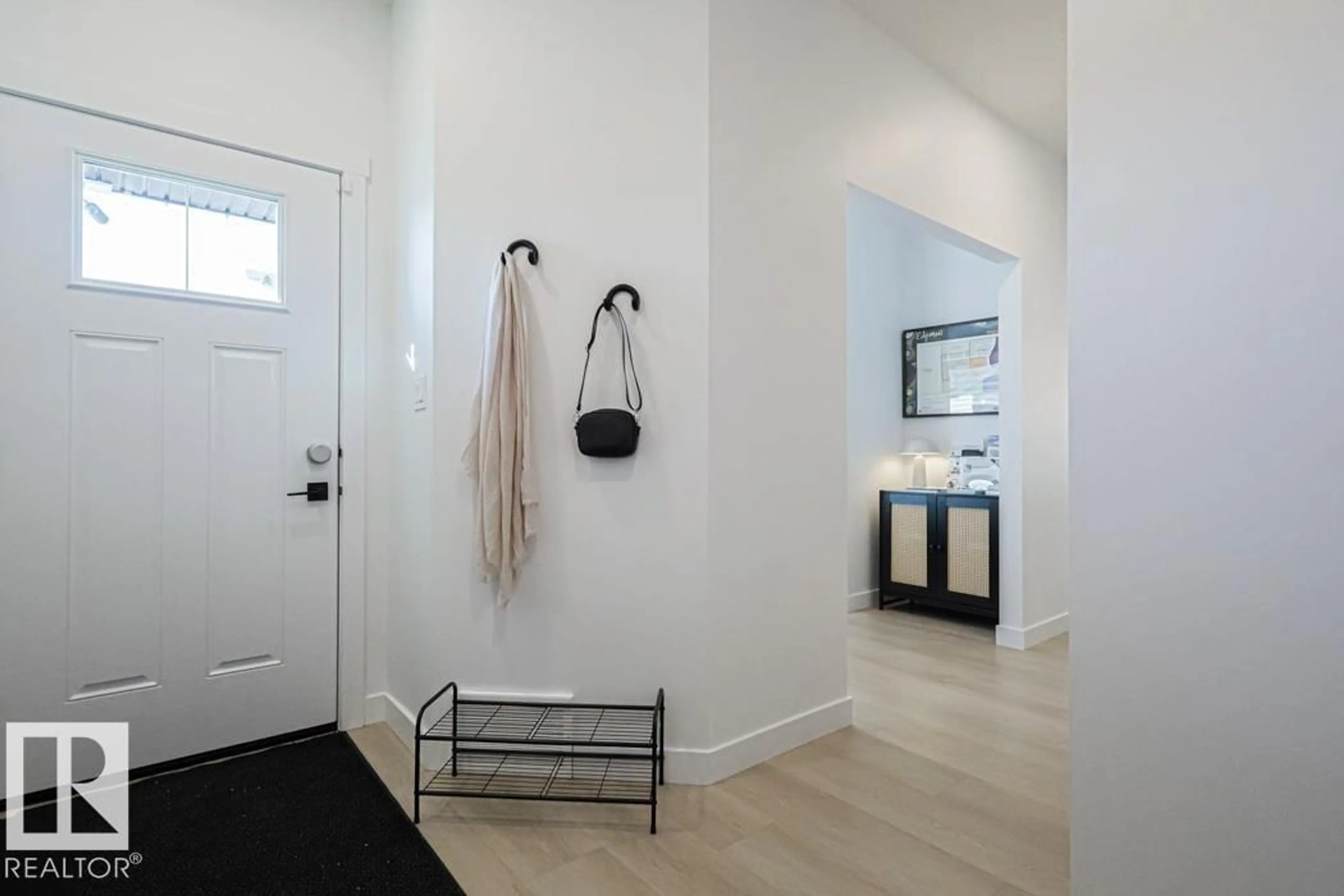 Indoor entryway for 18651 19 AV, Edmonton Alberta T6M3M9