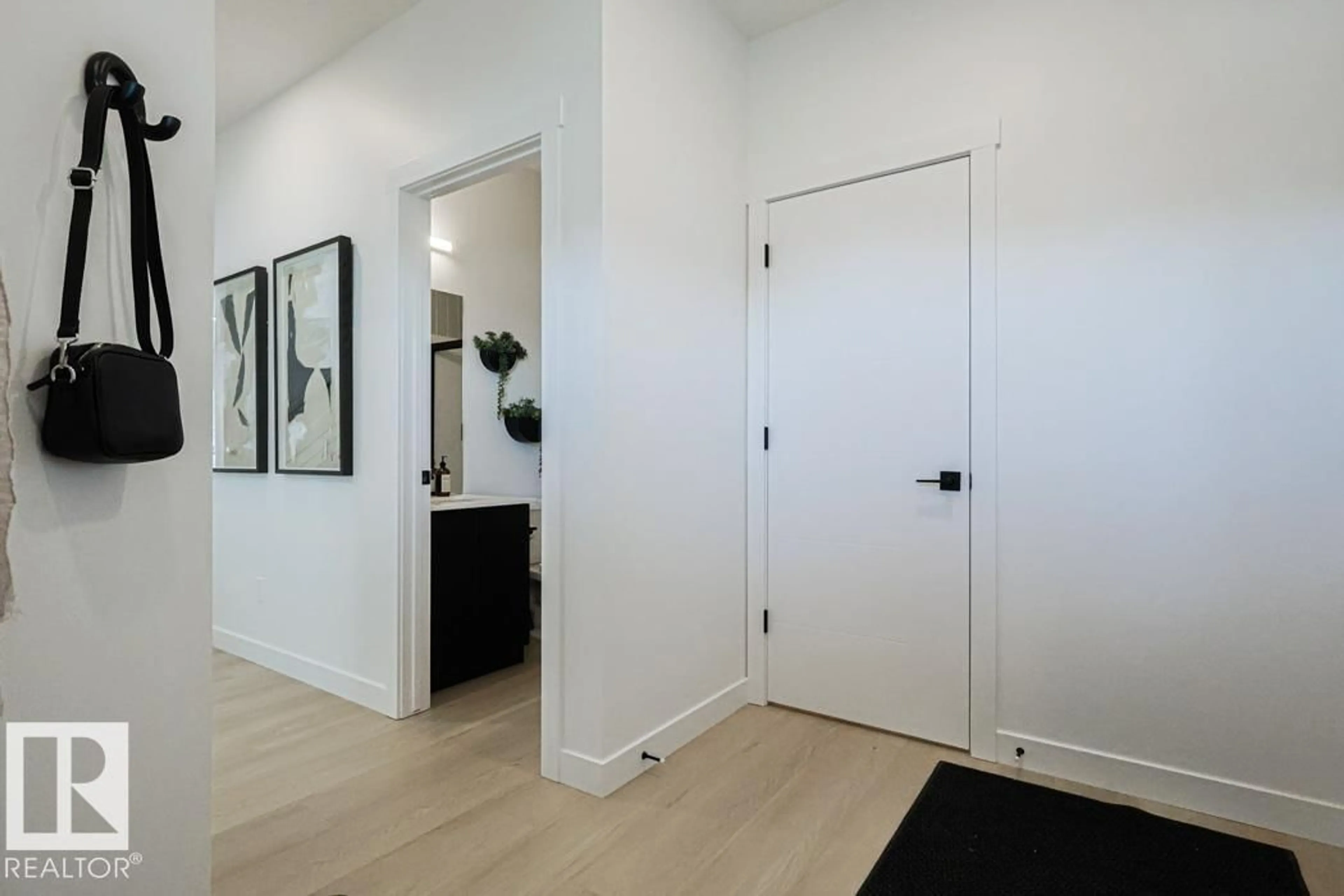 Indoor entryway for 18651 19 AV, Edmonton Alberta T6M3M9