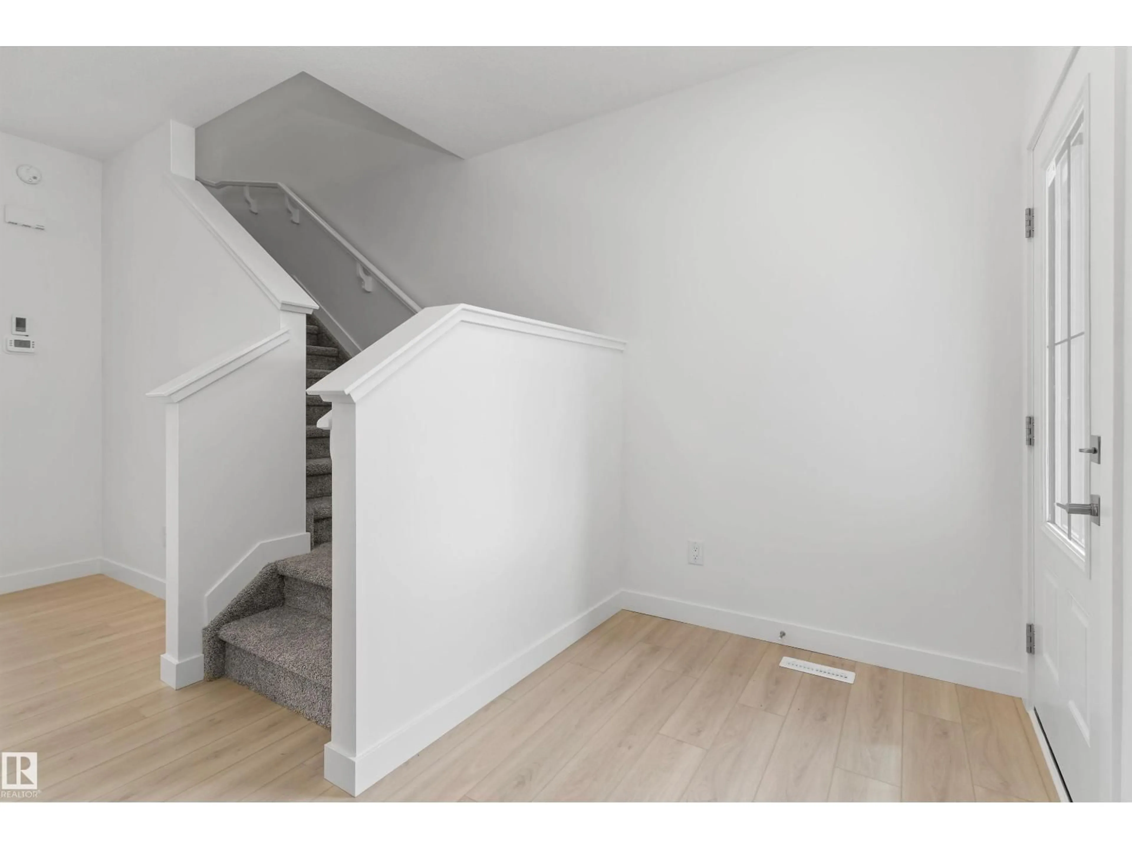 Stairs for 2033 CALLIHOO LI, Edmonton Alberta T6W4W4