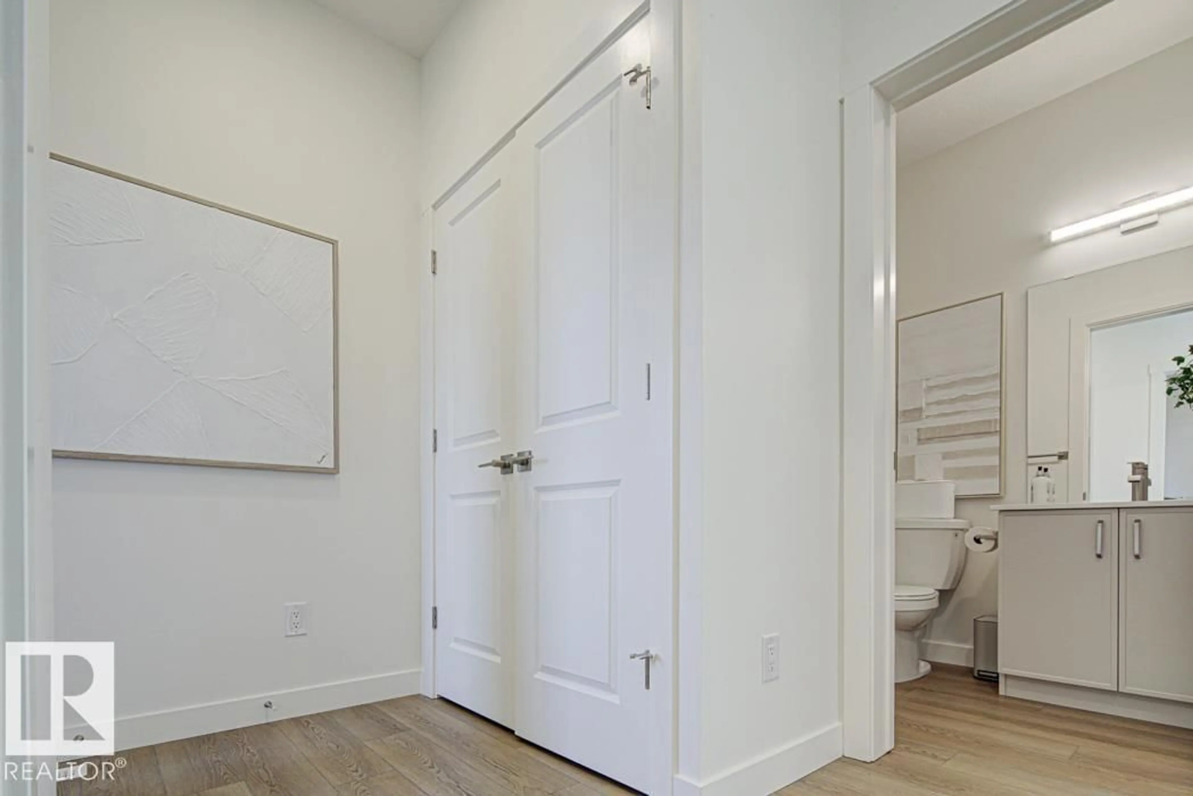 Indoor entryway for 18631 19 AV, Edmonton Alberta T6M3M9