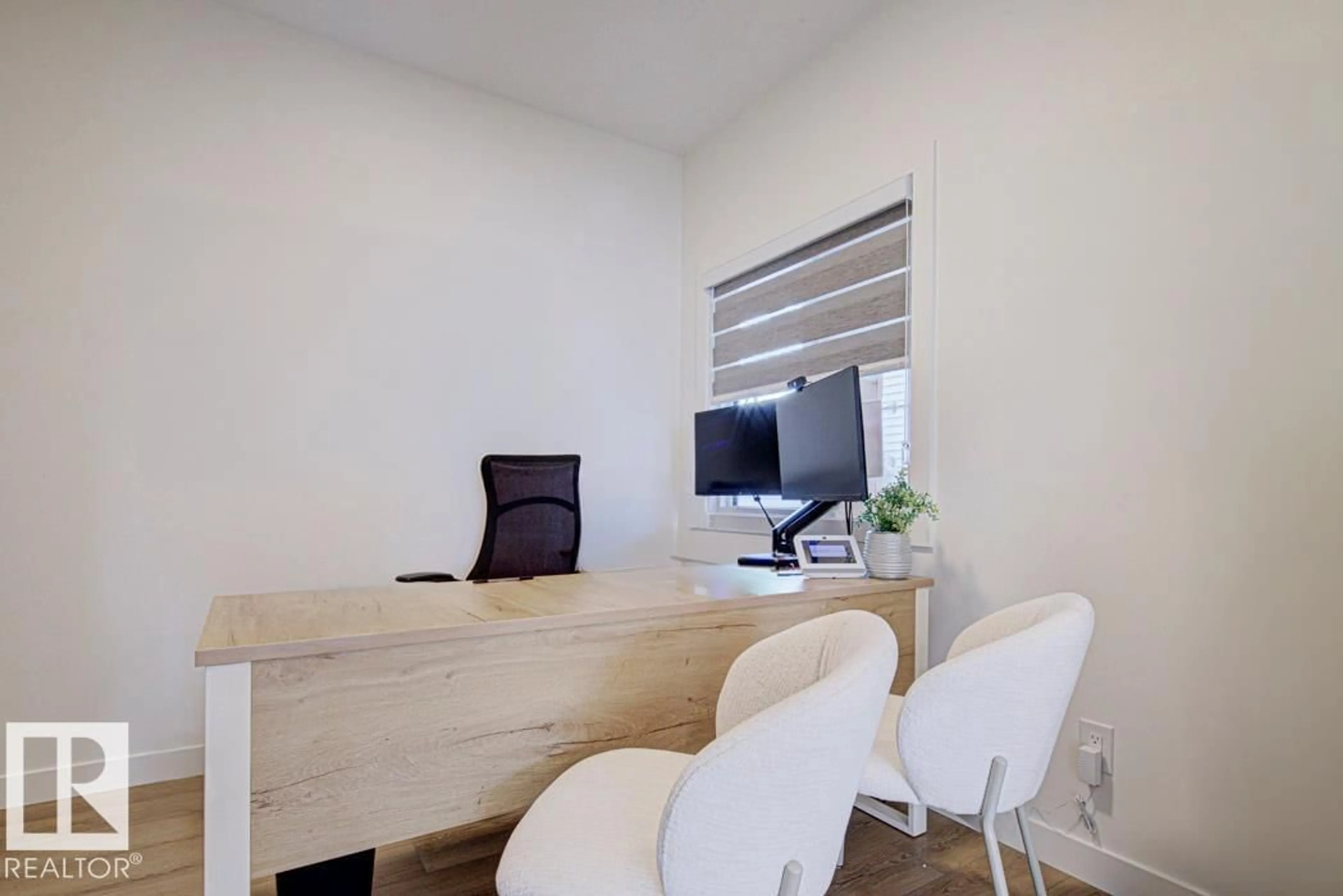 A pic of a room for 18631 19 AV, Edmonton Alberta T6M3M9