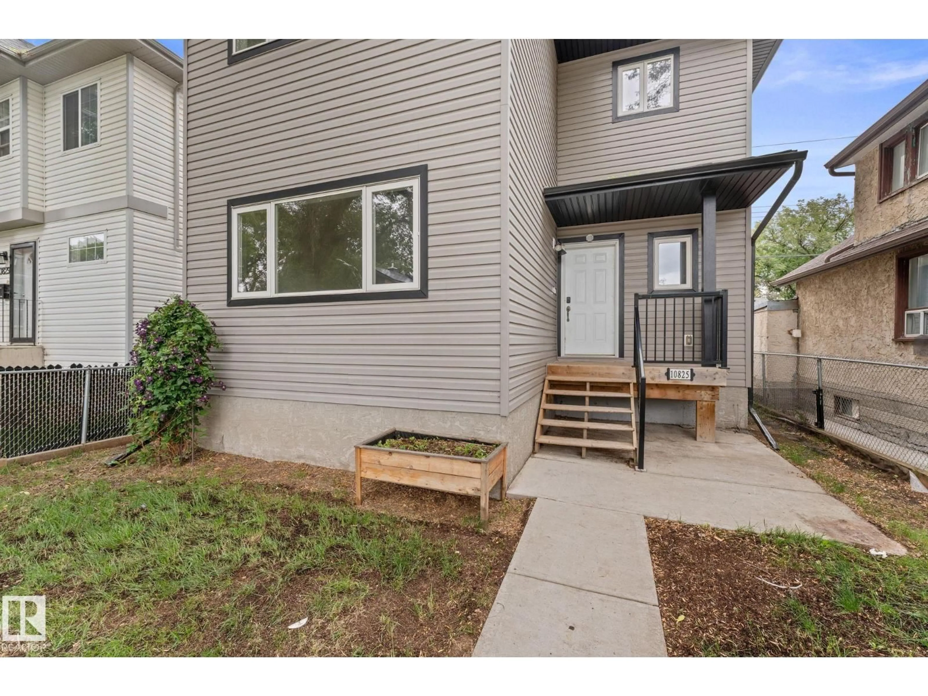 Patio, street for 10825 93 ST, Edmonton Alberta T5H1Y7