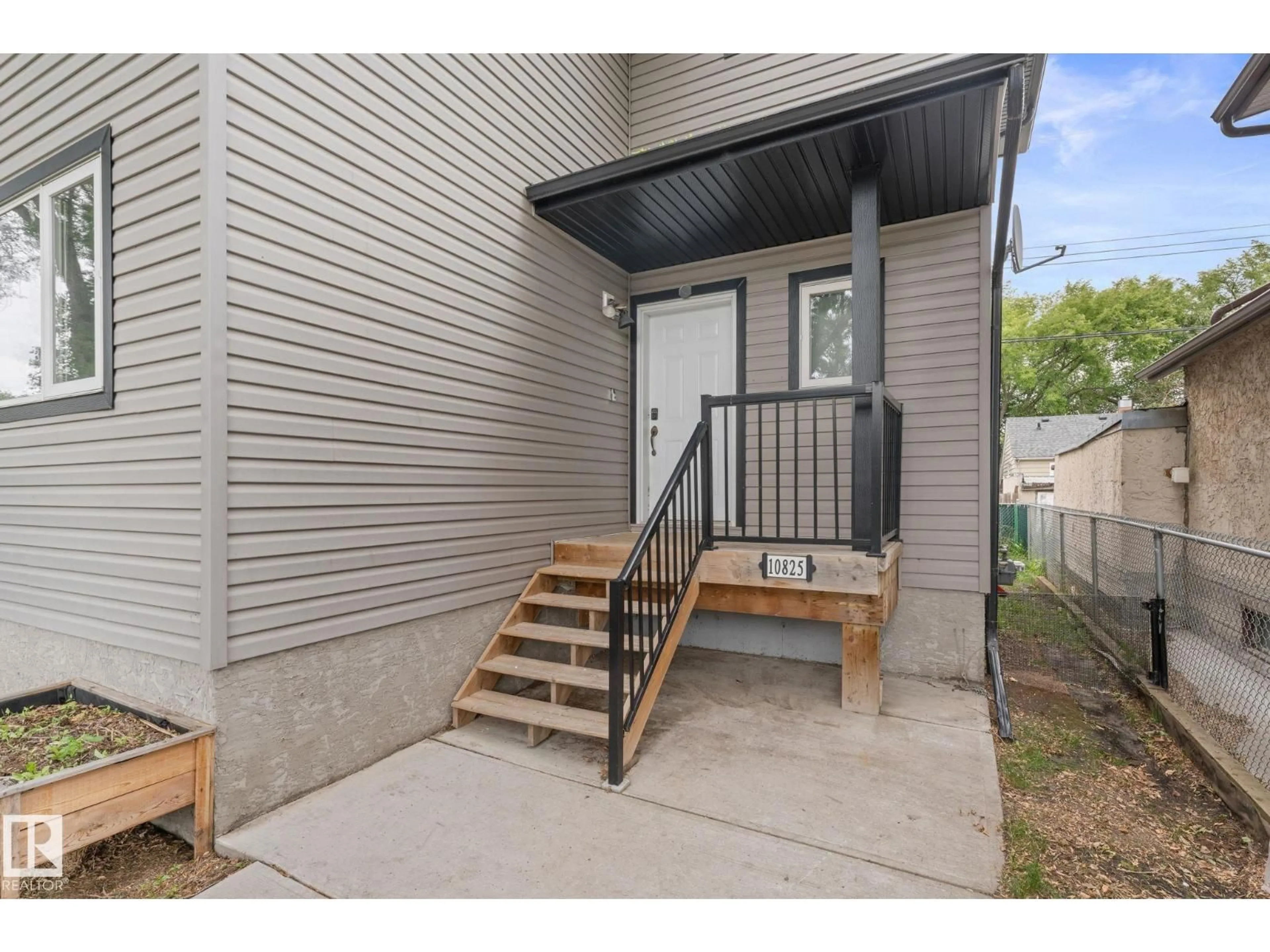 Unknown for 10825 93 ST, Edmonton Alberta T5H1Y7