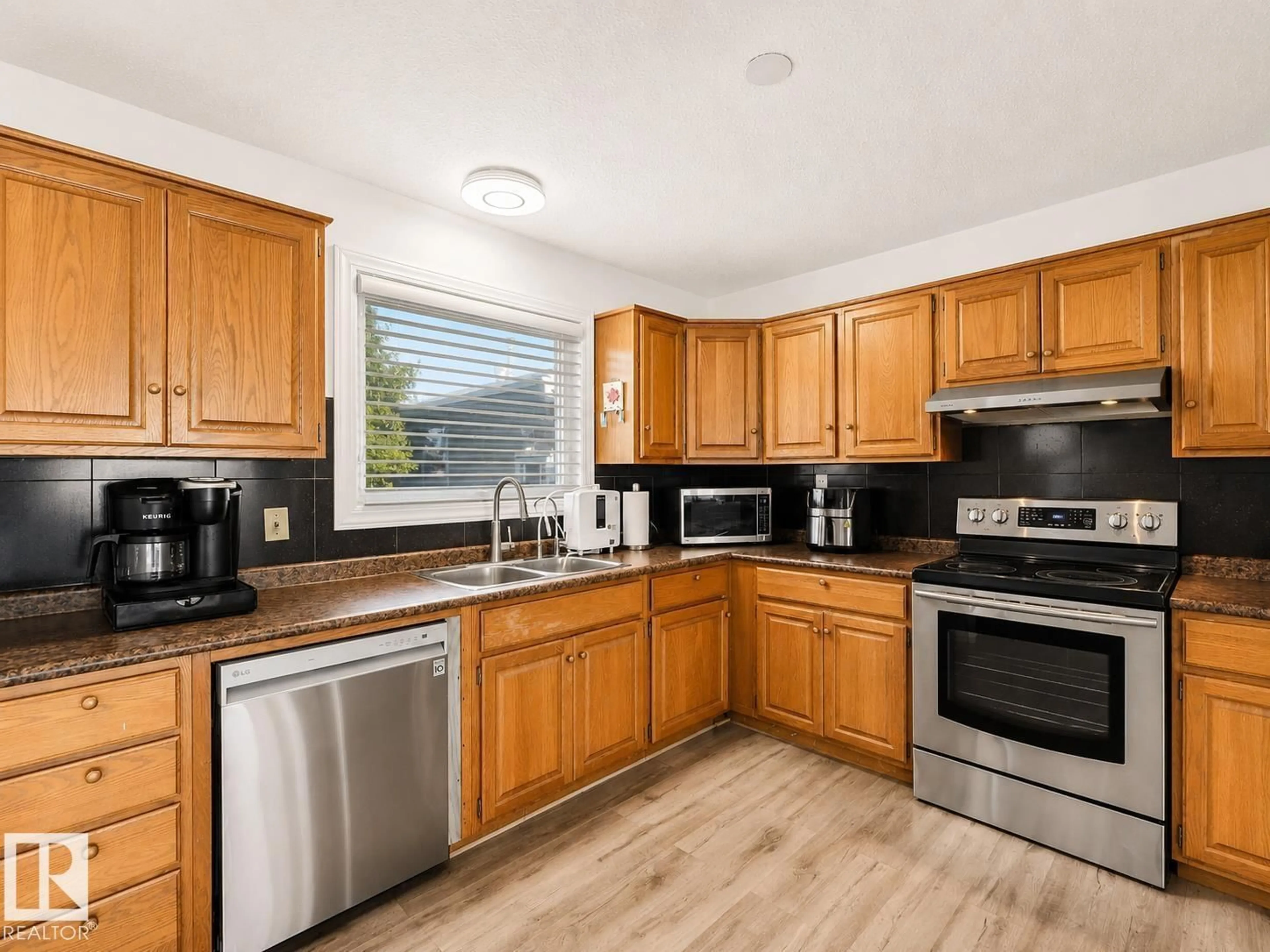 Standard kitchen, unknown for NW - 13616 61 ST, Edmonton Alberta T5A0T7