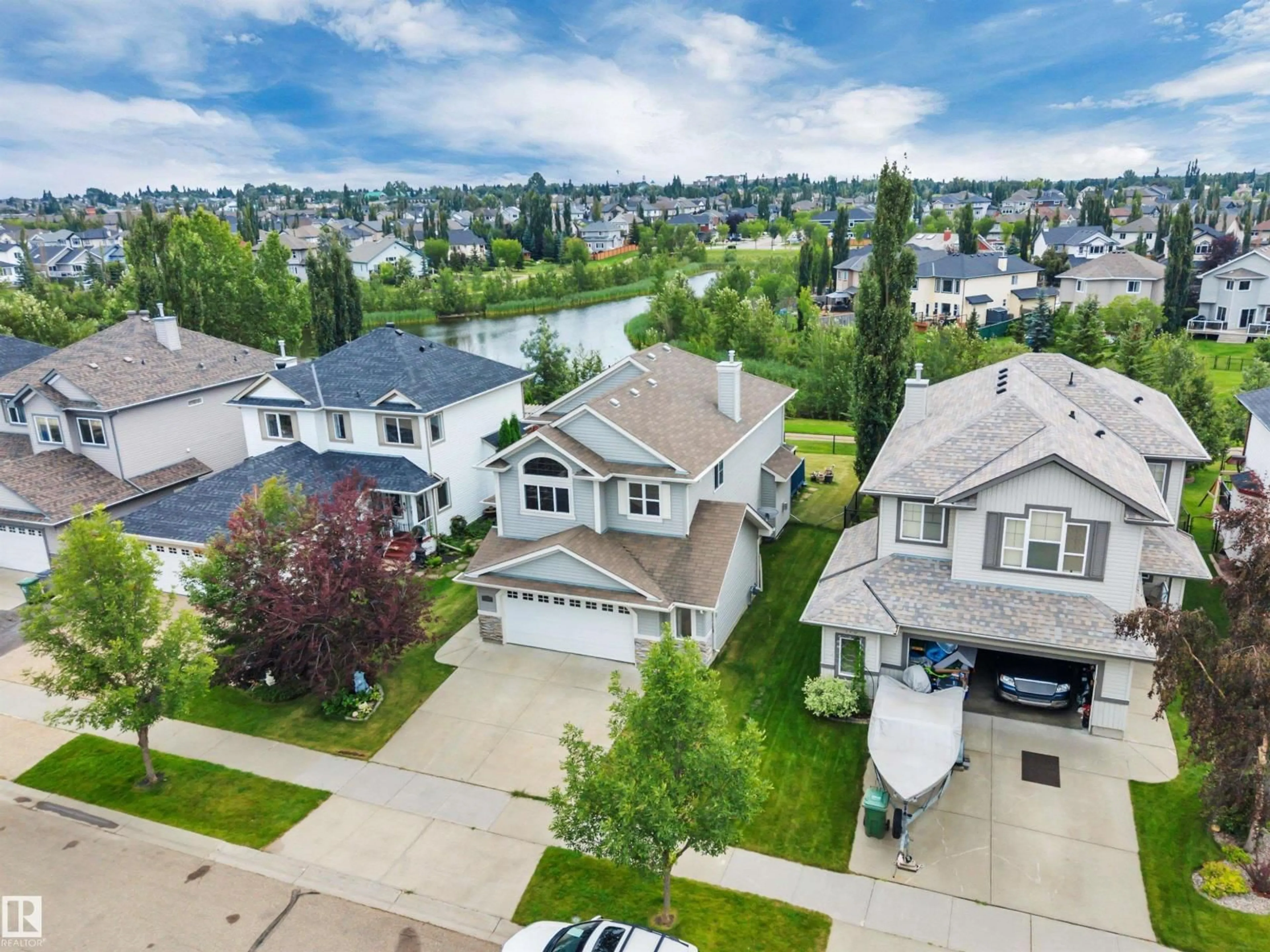 A pic from outside/outdoor area/front of a property/back of a property/a pic from drone, water/lake/river/ocean view for 168 RUE MASSON, Beaumont Alberta T4X1W3