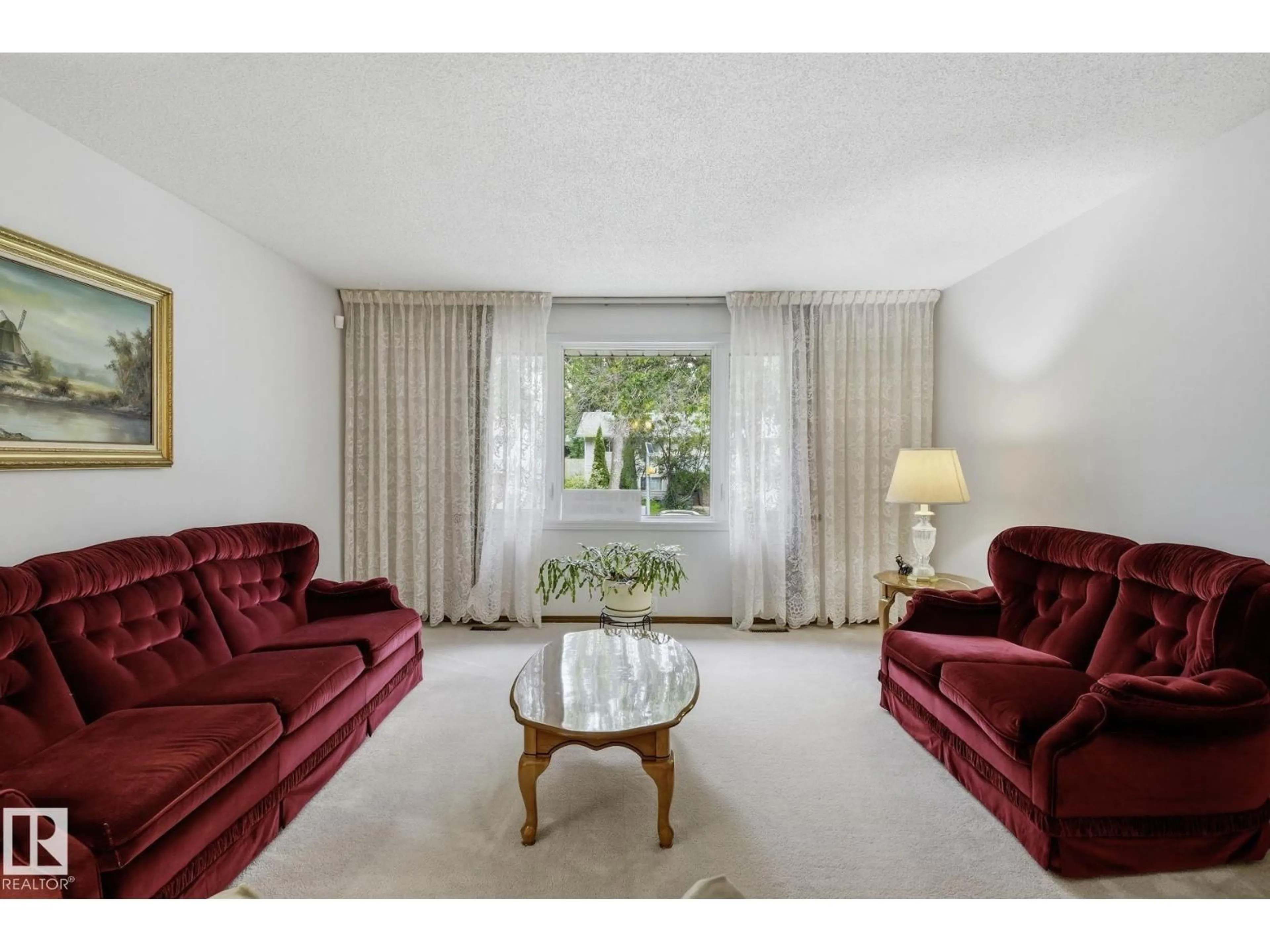 Living room with furniture, carpet floor for 7 GRAHAM AV, St. Albert Alberta T8N1T4
