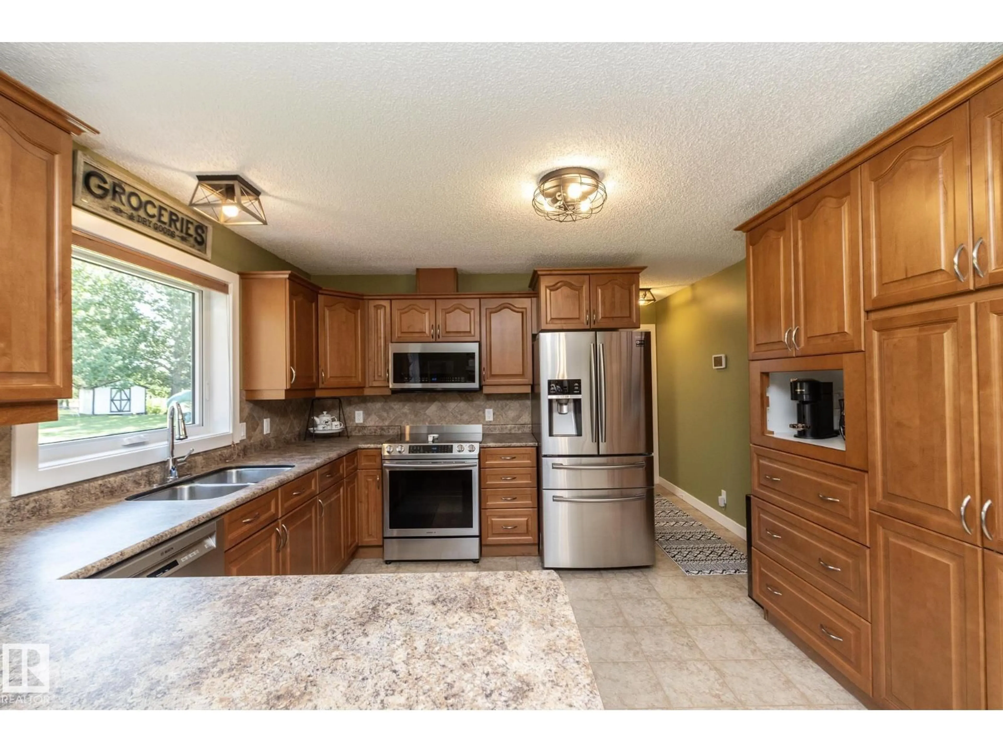 Open concept kitchen, unknown for #40 - 2022 PARKLAND DR, Rural Parkland County Alberta T7Y2S1