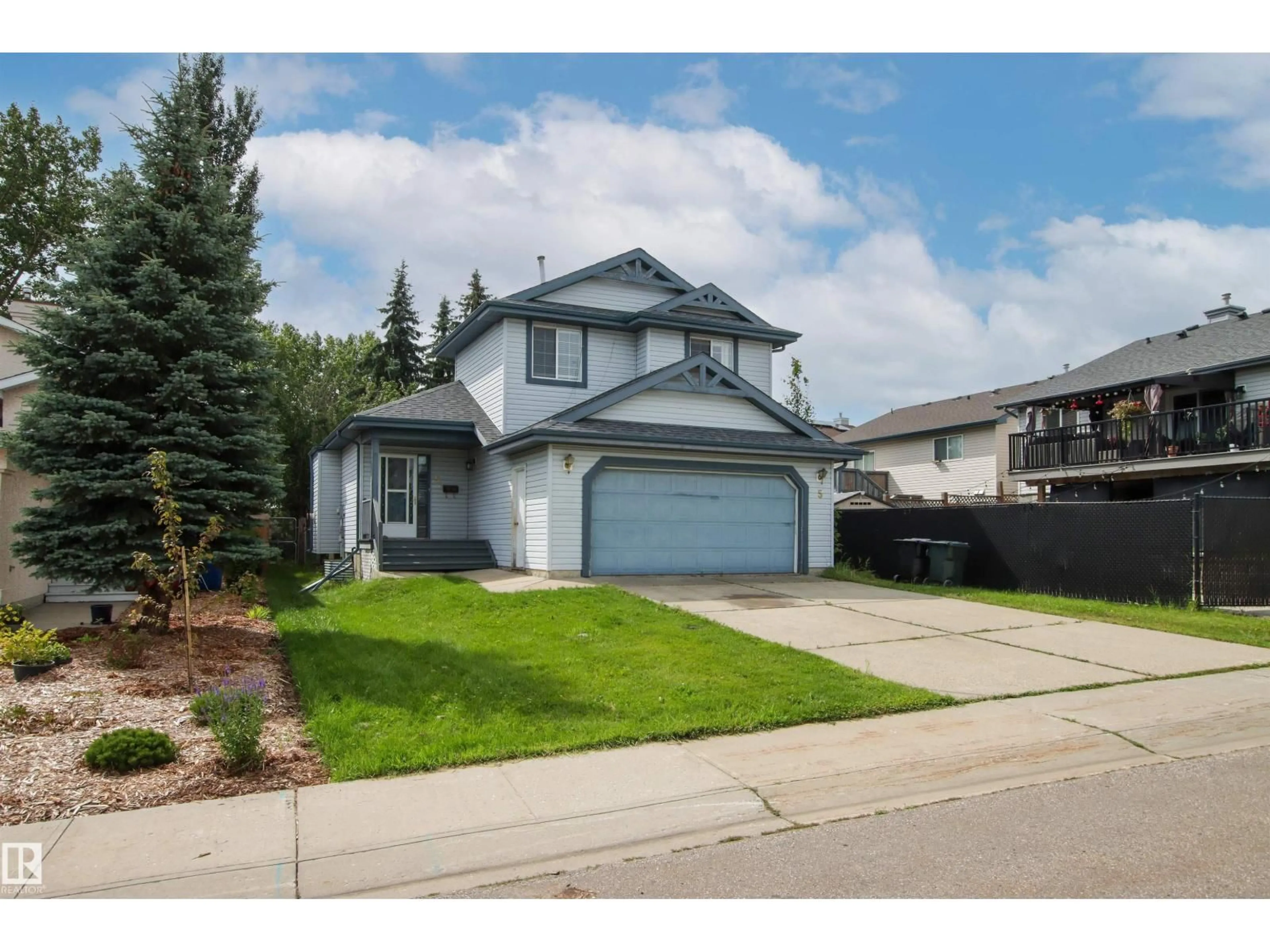 Home with vinyl exterior material, street for 5 LINDSAY AV, Spruce Grove Alberta T7X3W7