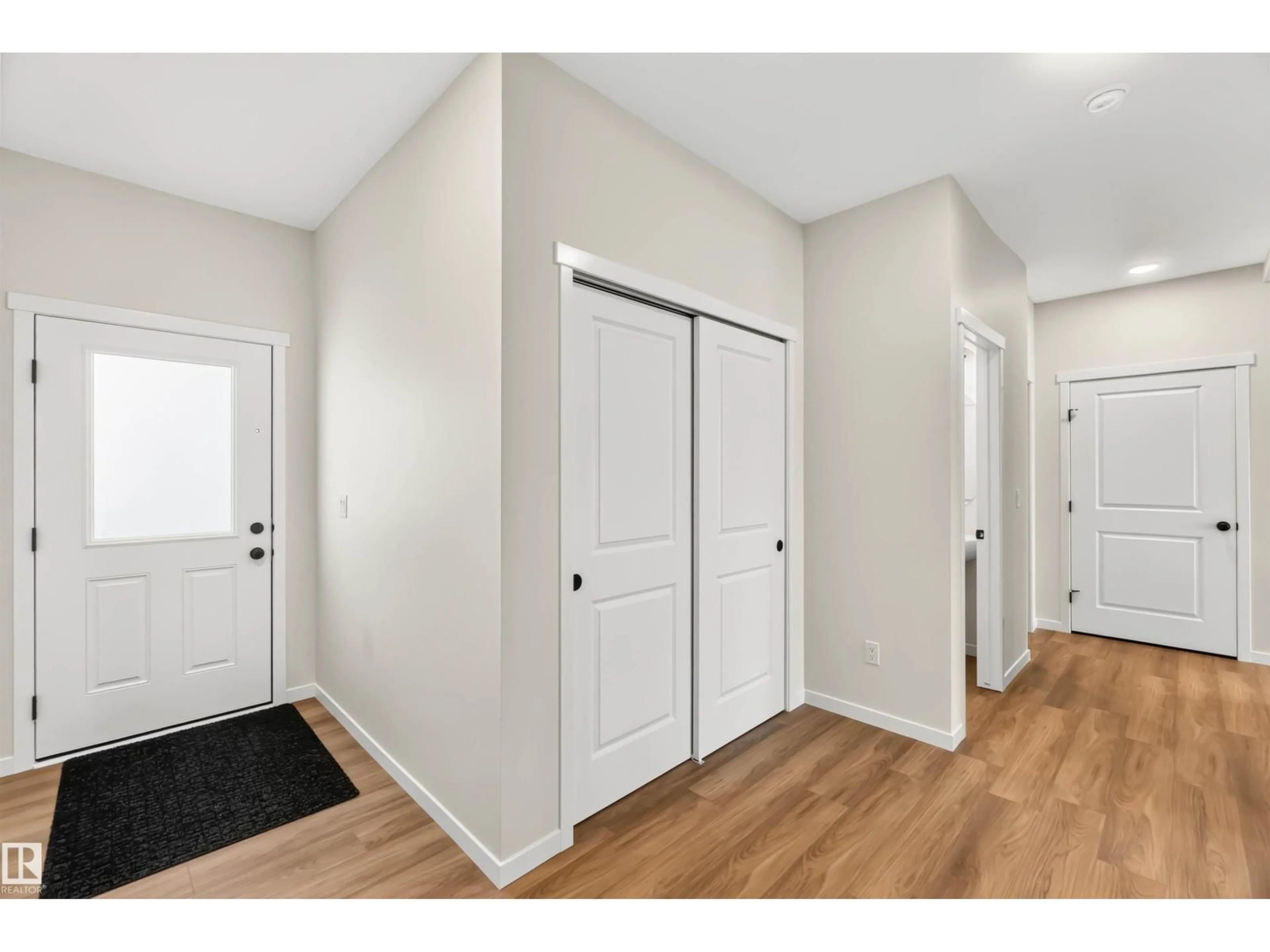 Indoor entryway for 1914 WESTERRA LN, Stony Plain Alberta T7Z0L3