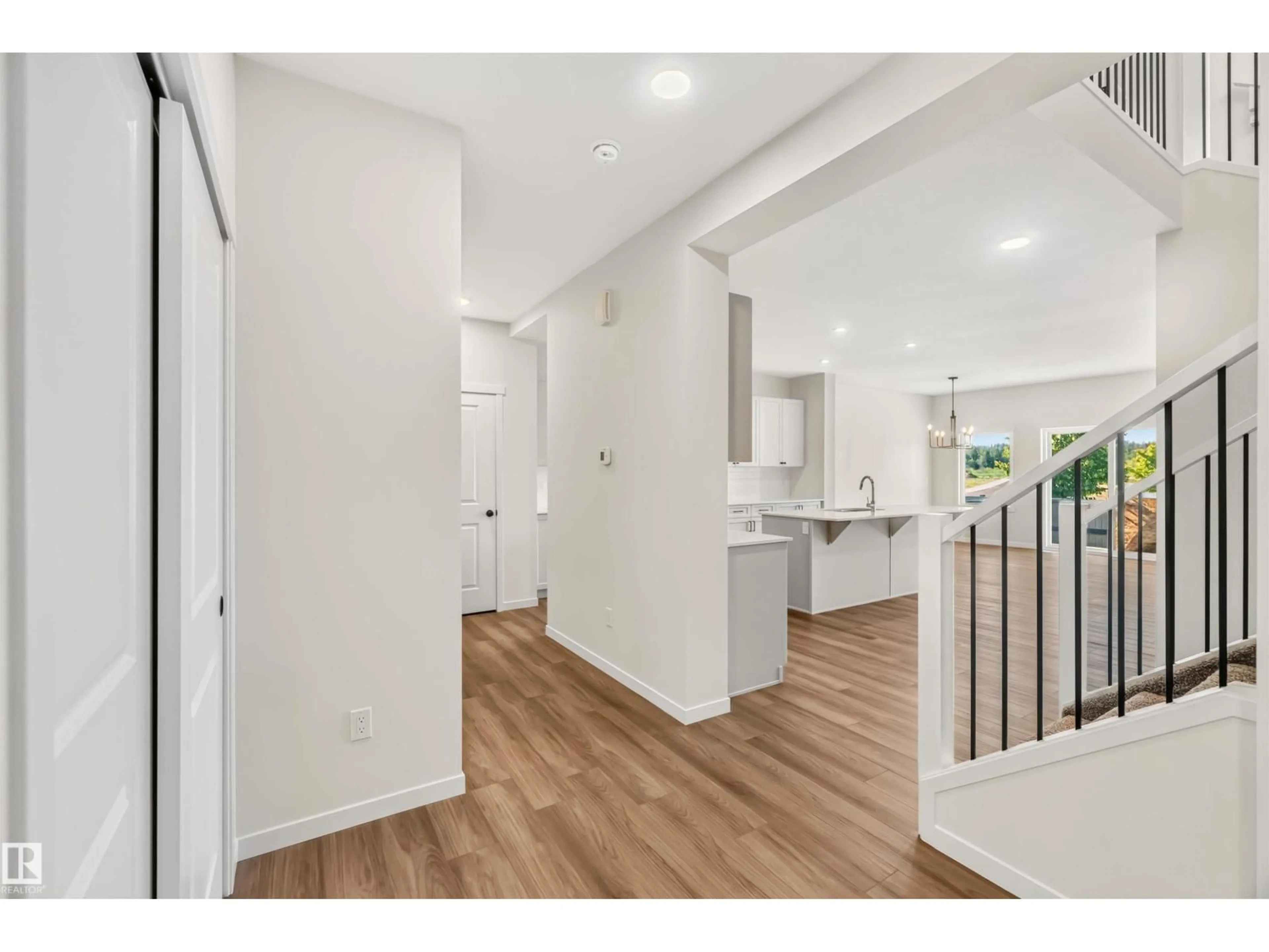 Indoor entryway for 1914 WESTERRA LN, Stony Plain Alberta T7Z0L3