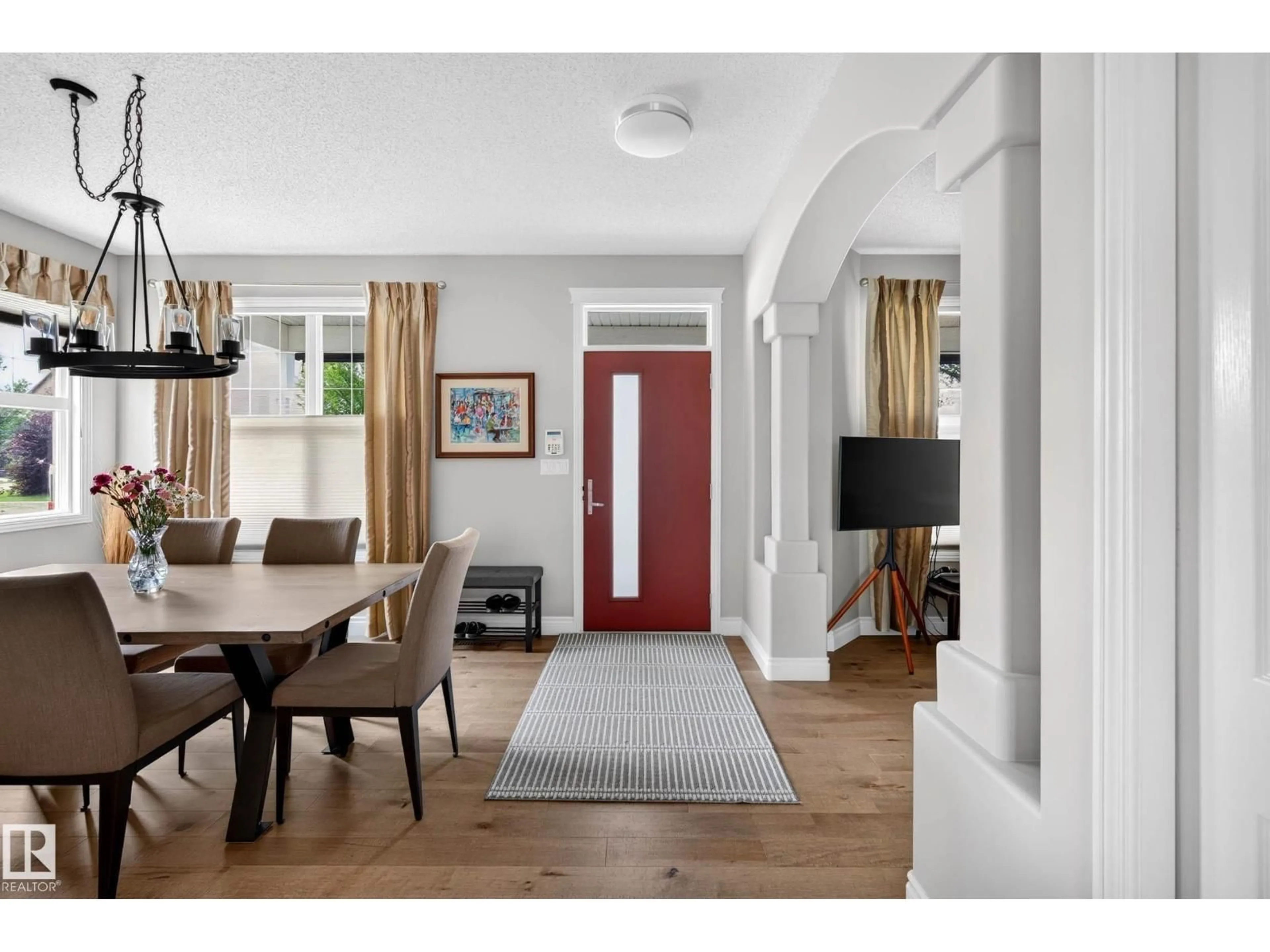 Indoor entryway for 323 GRIESBACH SCHOOL RD, Edmonton Alberta T5E6M4