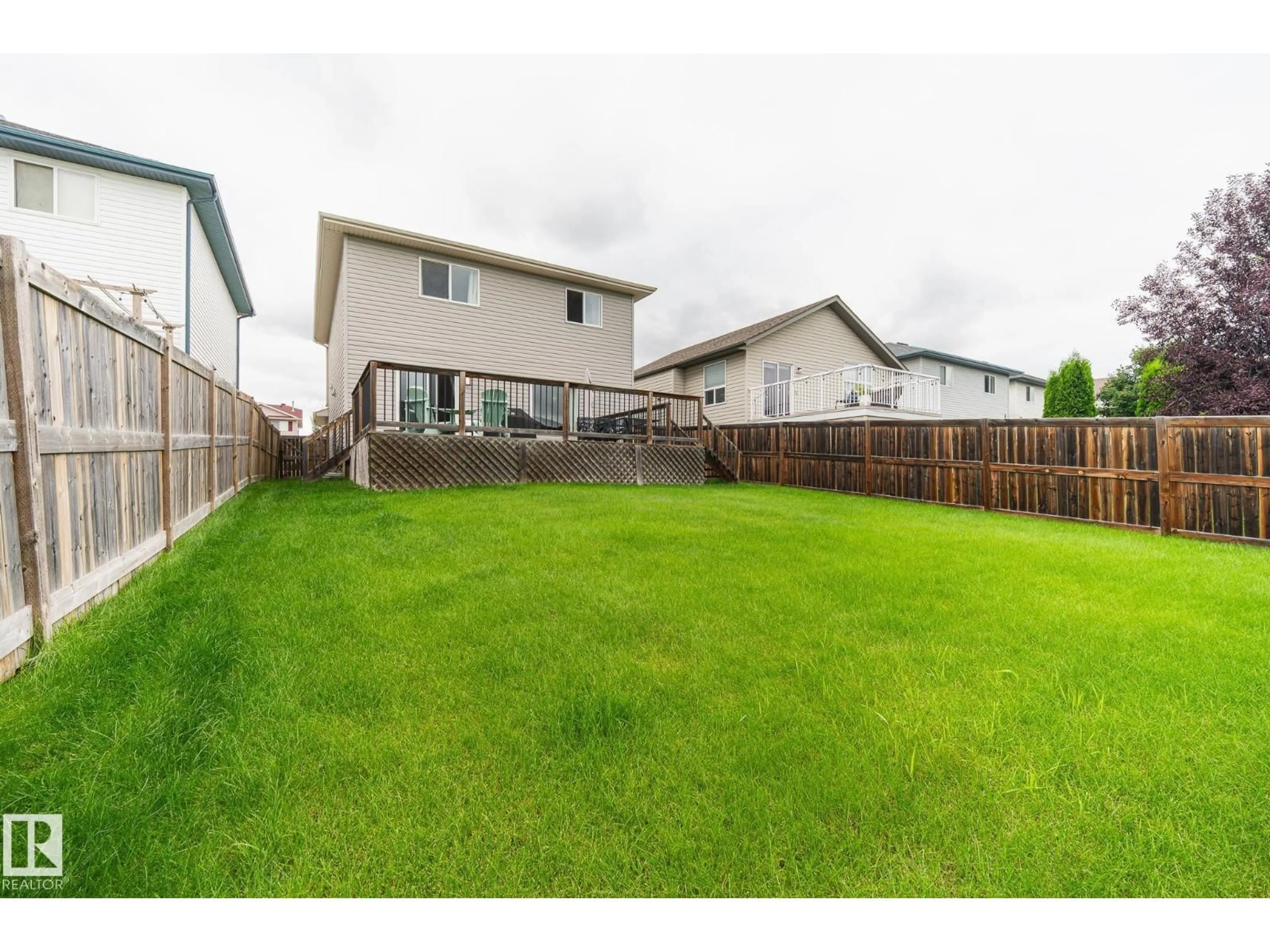 A pic from outside/outdoor area/front of a property/back of a property/a pic from drone, unknown for 435 FOXBORO WY, Sherwood Park Alberta T8A6K5