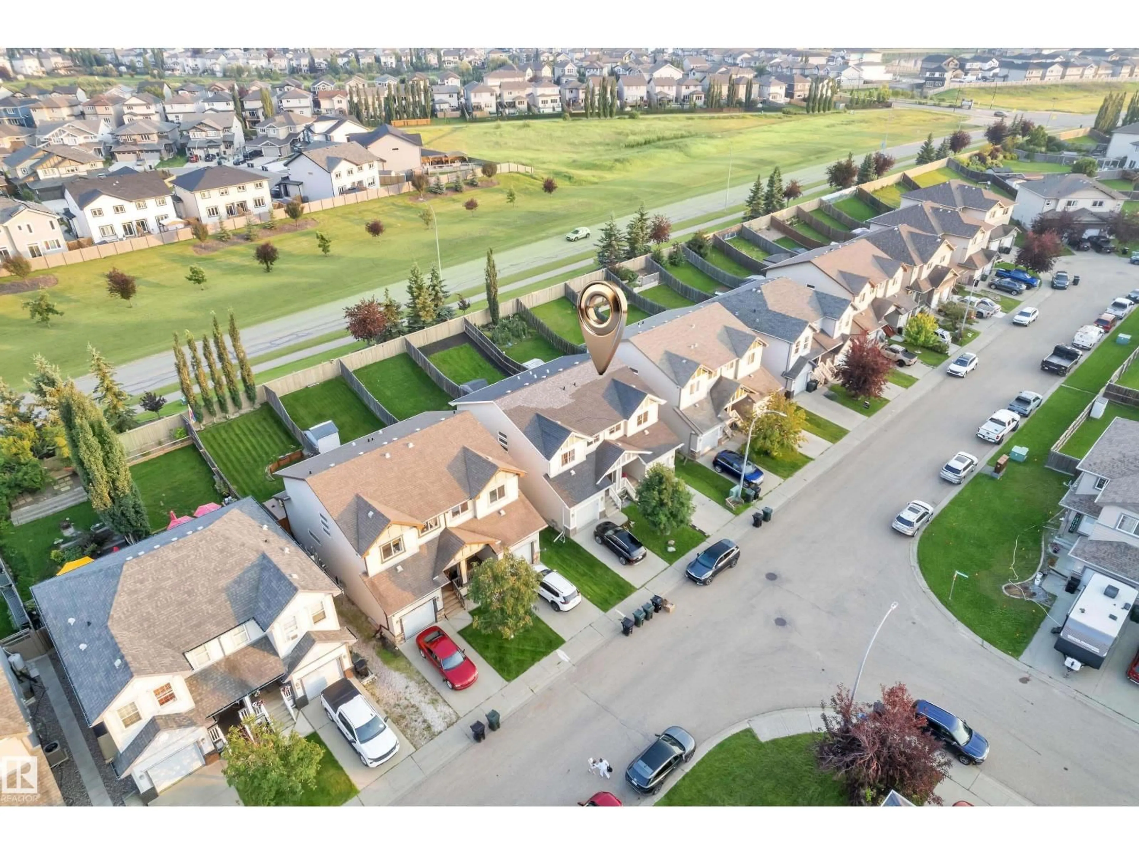A pic from outside/outdoor area/front of a property/back of a property/a pic from drone, street for 73 HARTWICK LO, Spruce Grove Alberta T7X0A5