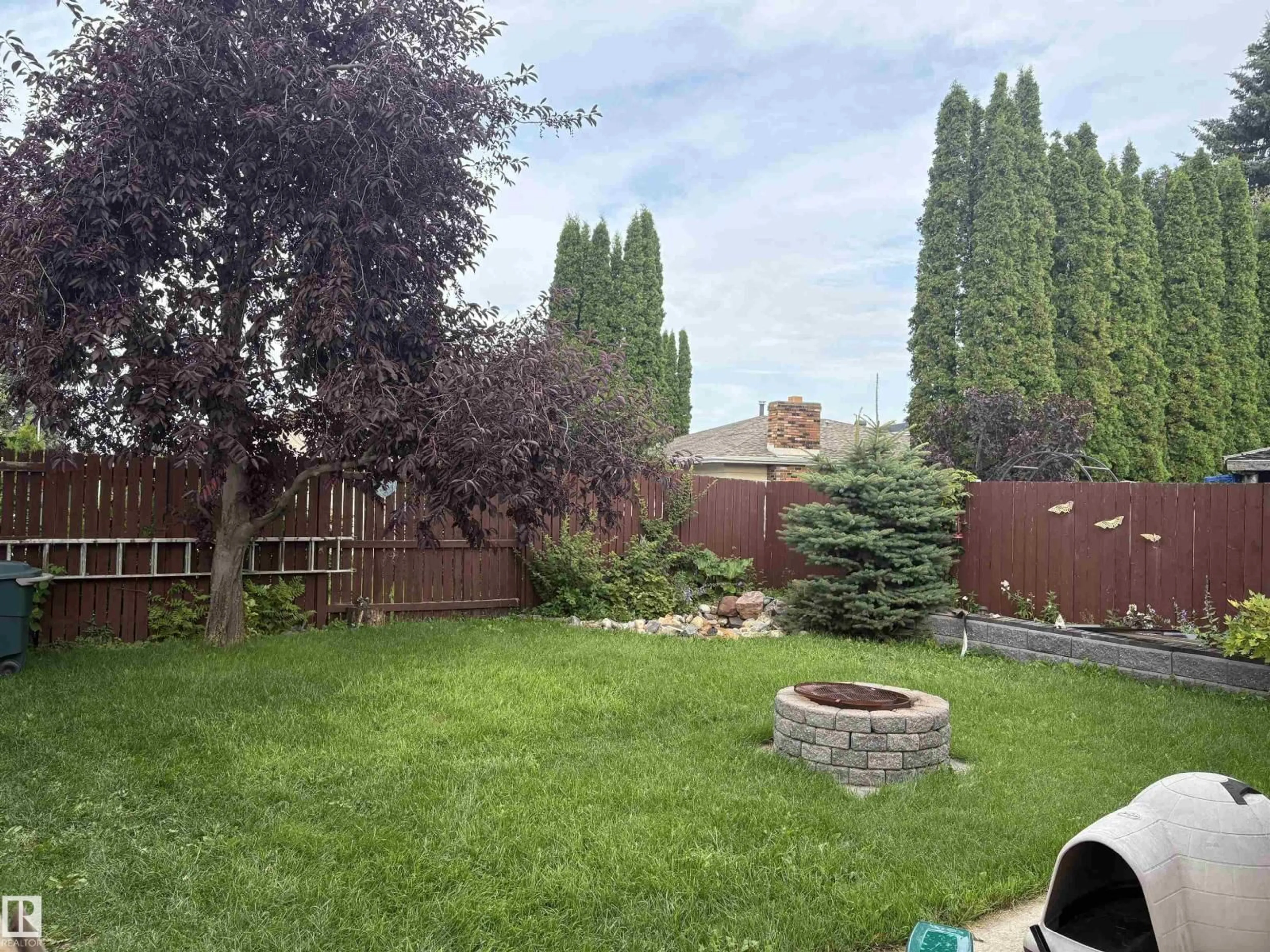 A pic from outside/outdoor area/front of a property/back of a property/a pic from drone, mountain view for NW - 13831 23 ST, Edmonton Alberta T5Y1C1