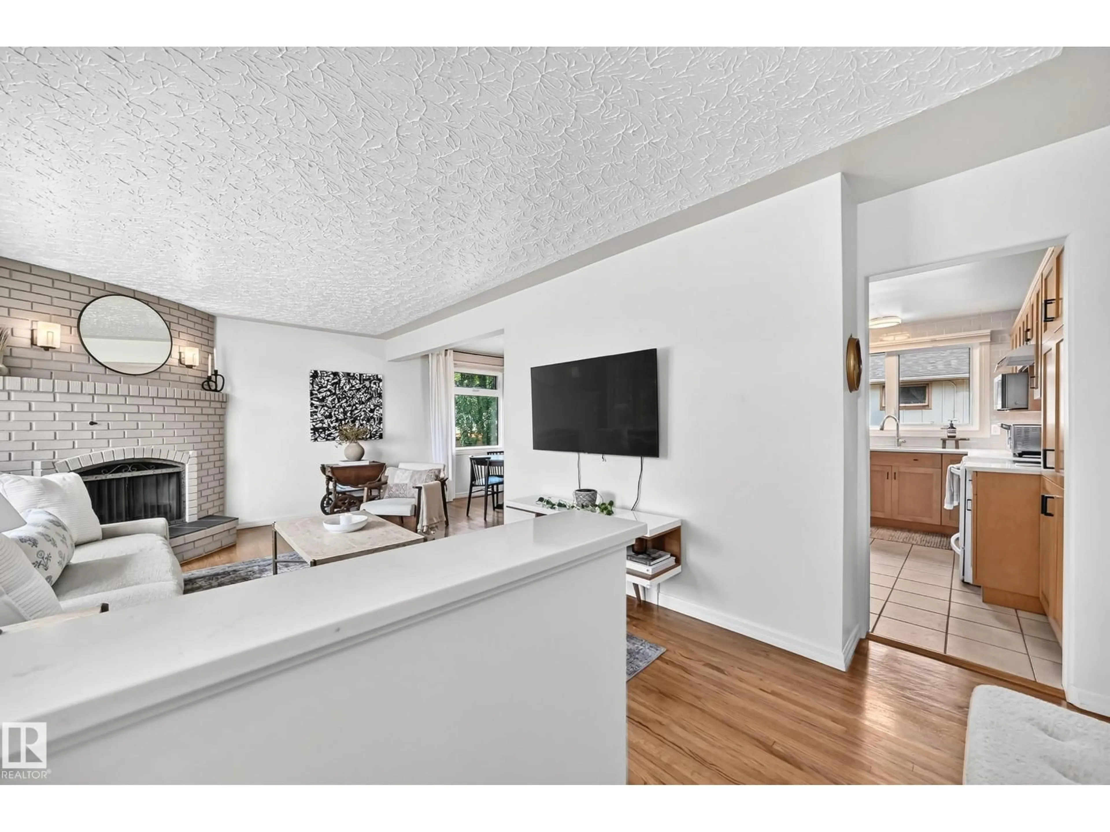 Unknown for NW - 16406 87A AV, Edmonton Alberta T5R4H9