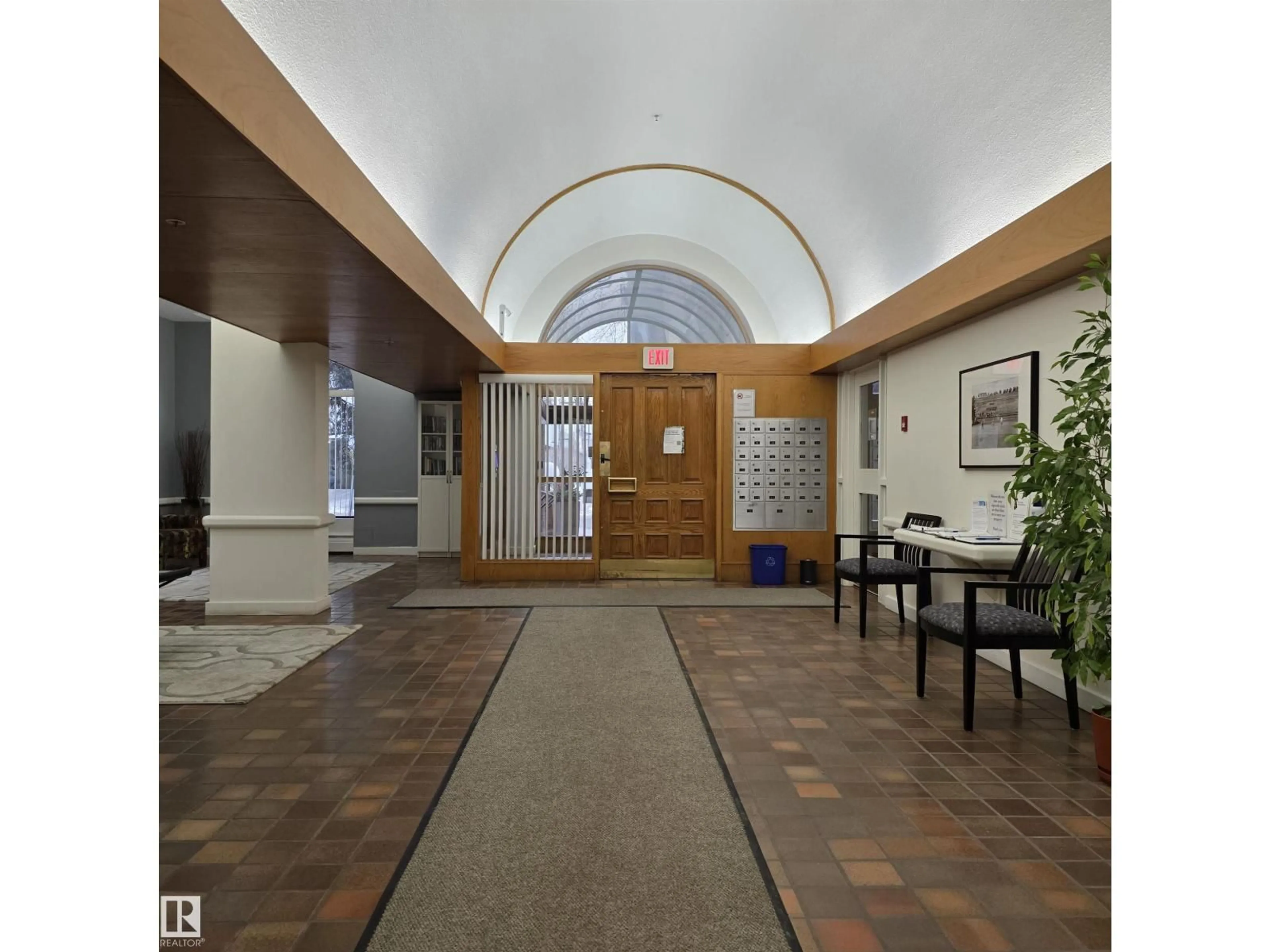 Lobby for #2C - 10050 118 ST, Edmonton Alberta T5K2M8