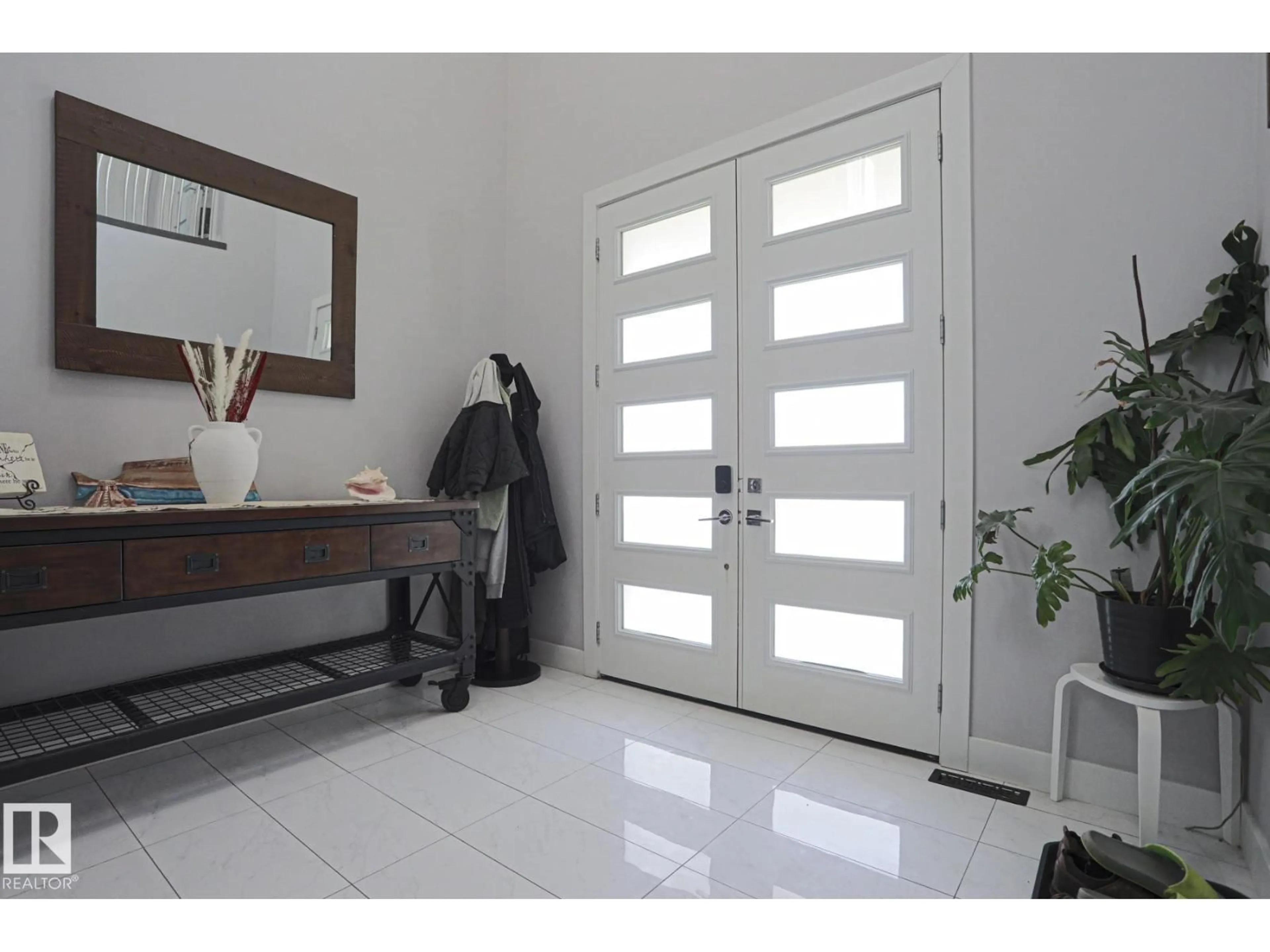 Indoor entryway for 12801 203 ST NW, Edmonton Alberta T5S0E7