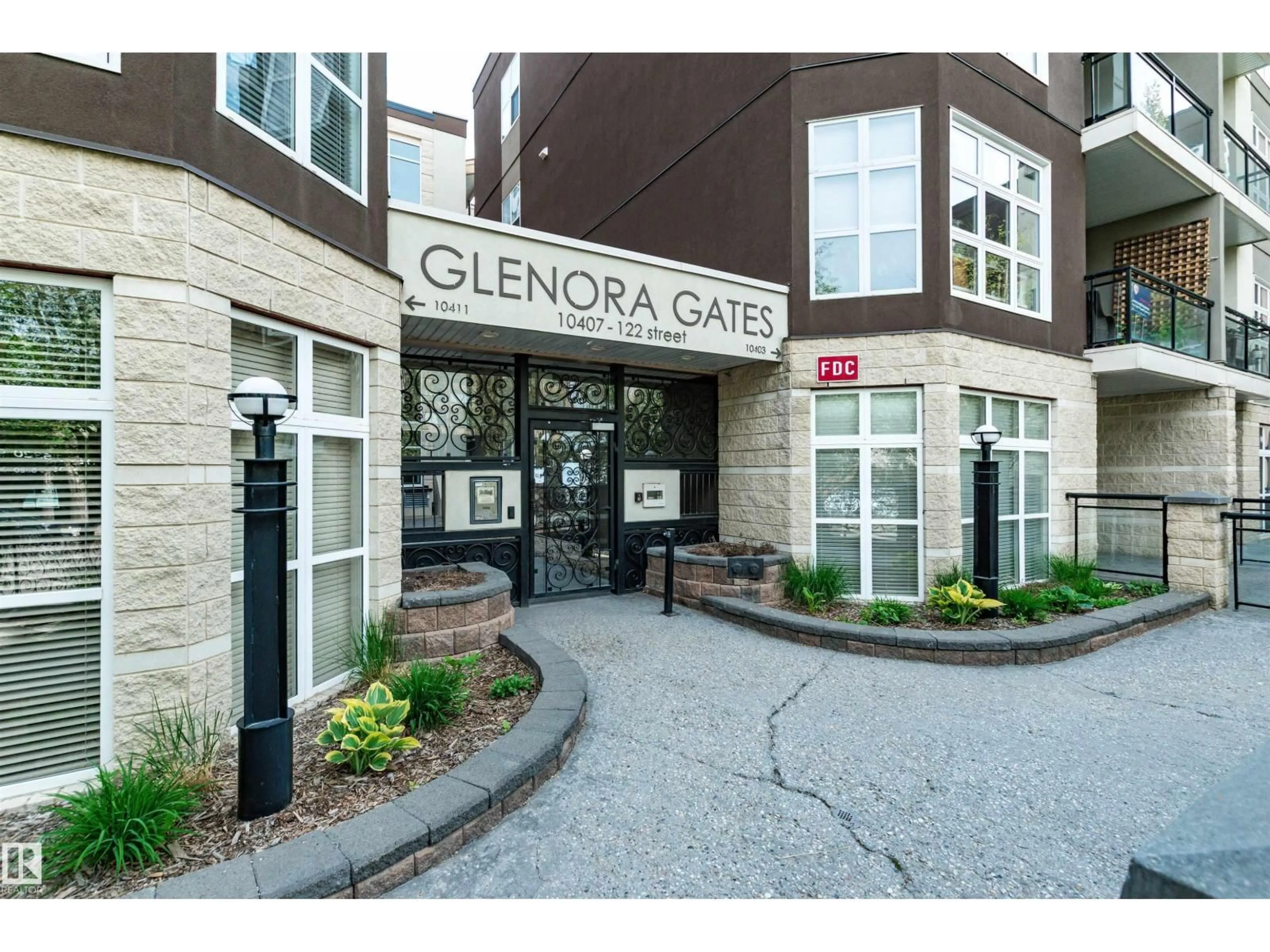 Indoor foyer for #321 - 10407 122 ST, Edmonton Alberta T5N4B8
