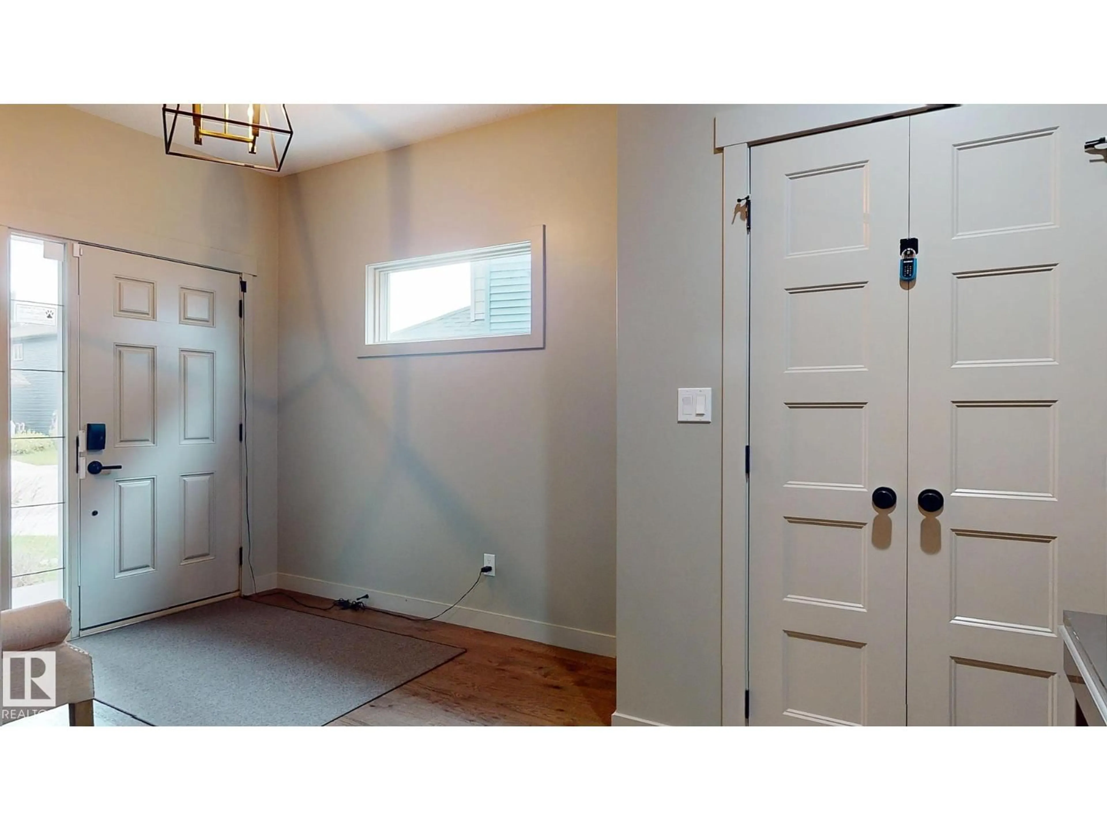 Indoor entryway for 223 HAWKS RIDGE BV, Edmonton Alberta T5S0M1
