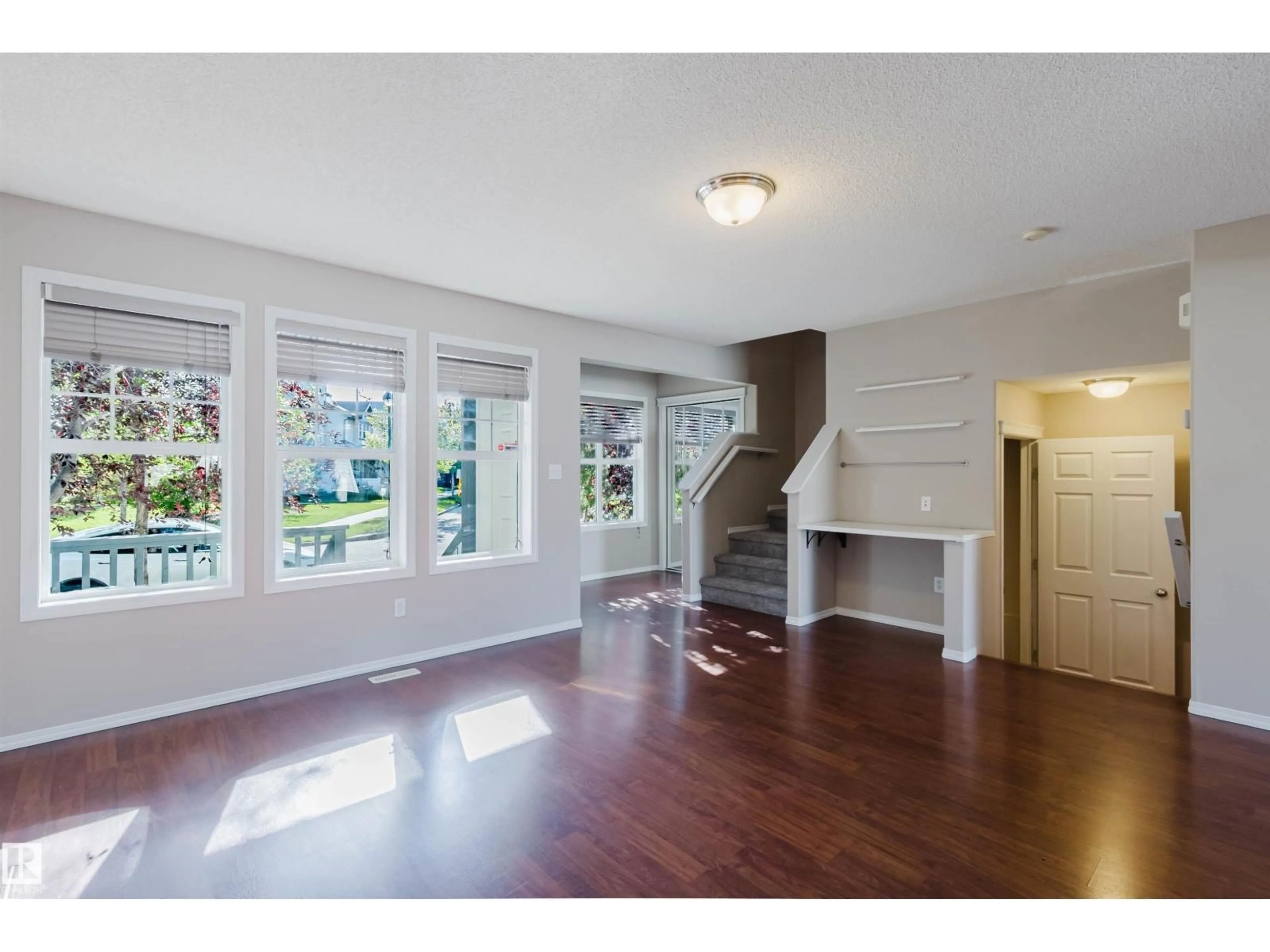 Unknown for 5887 SUTTER PL, Edmonton Alberta T6R3R2