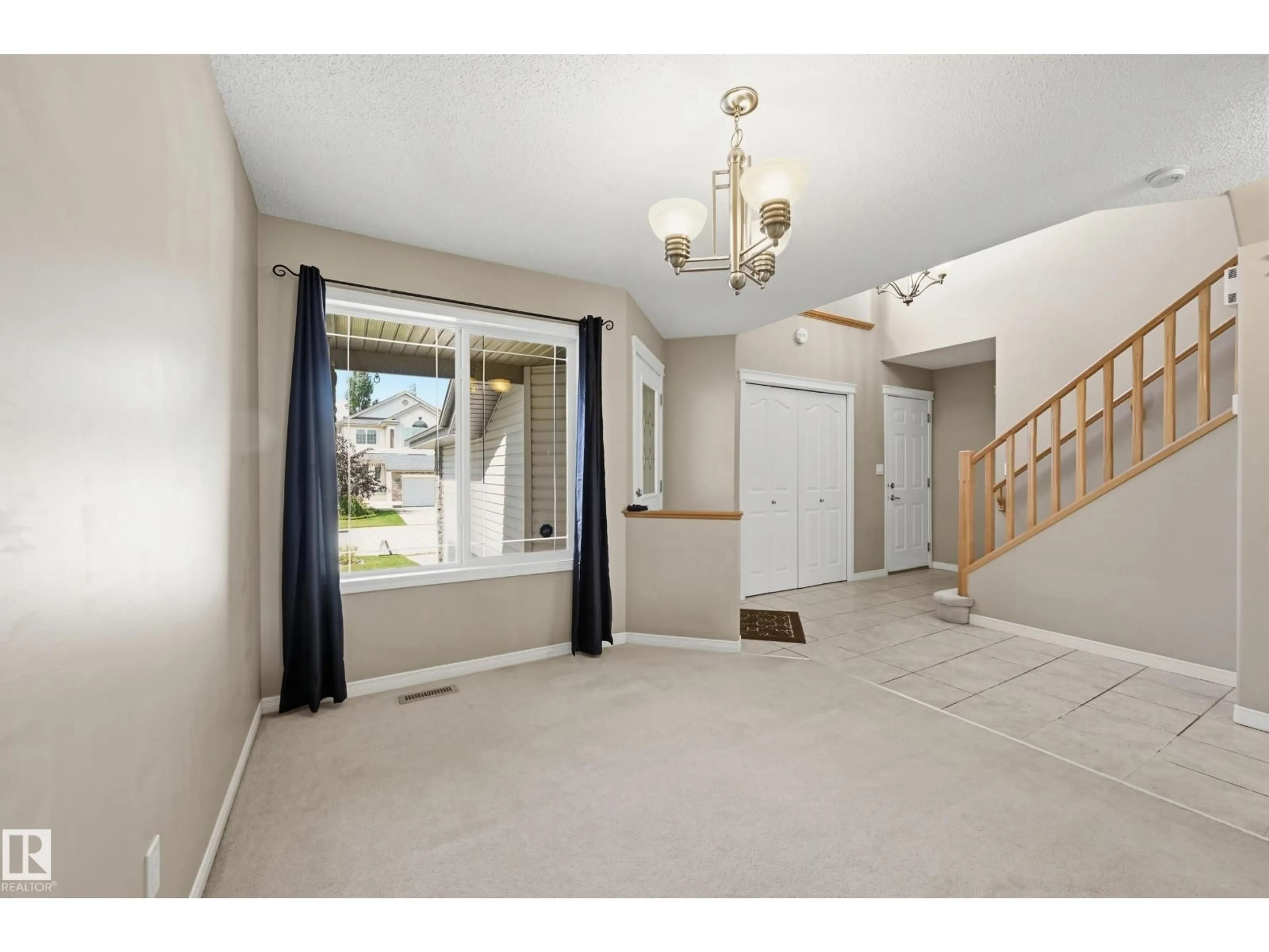 A pic of a room for 458 HUNTERS GREEN GR, Edmonton Alberta T6R3C3