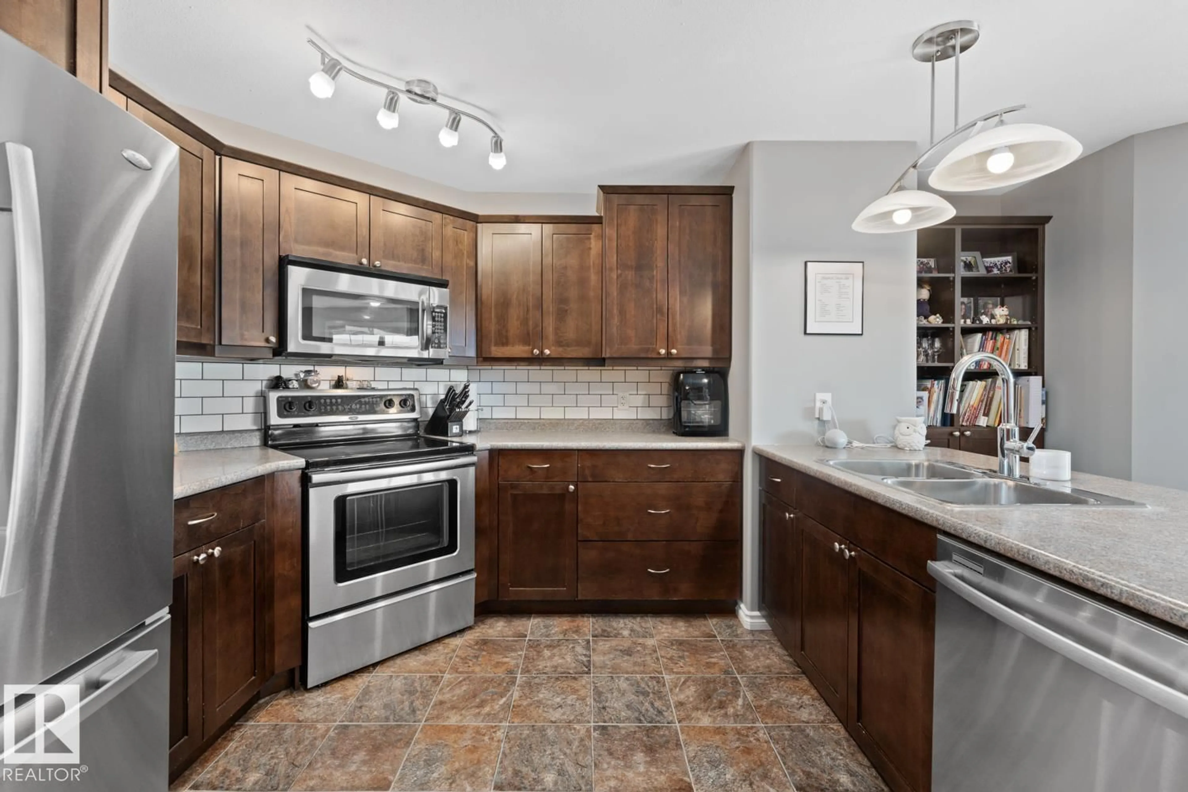 Open concept kitchen, ceramic/tile floor for 3308 901 16 ST, Cold Lake Alberta T9M0C3