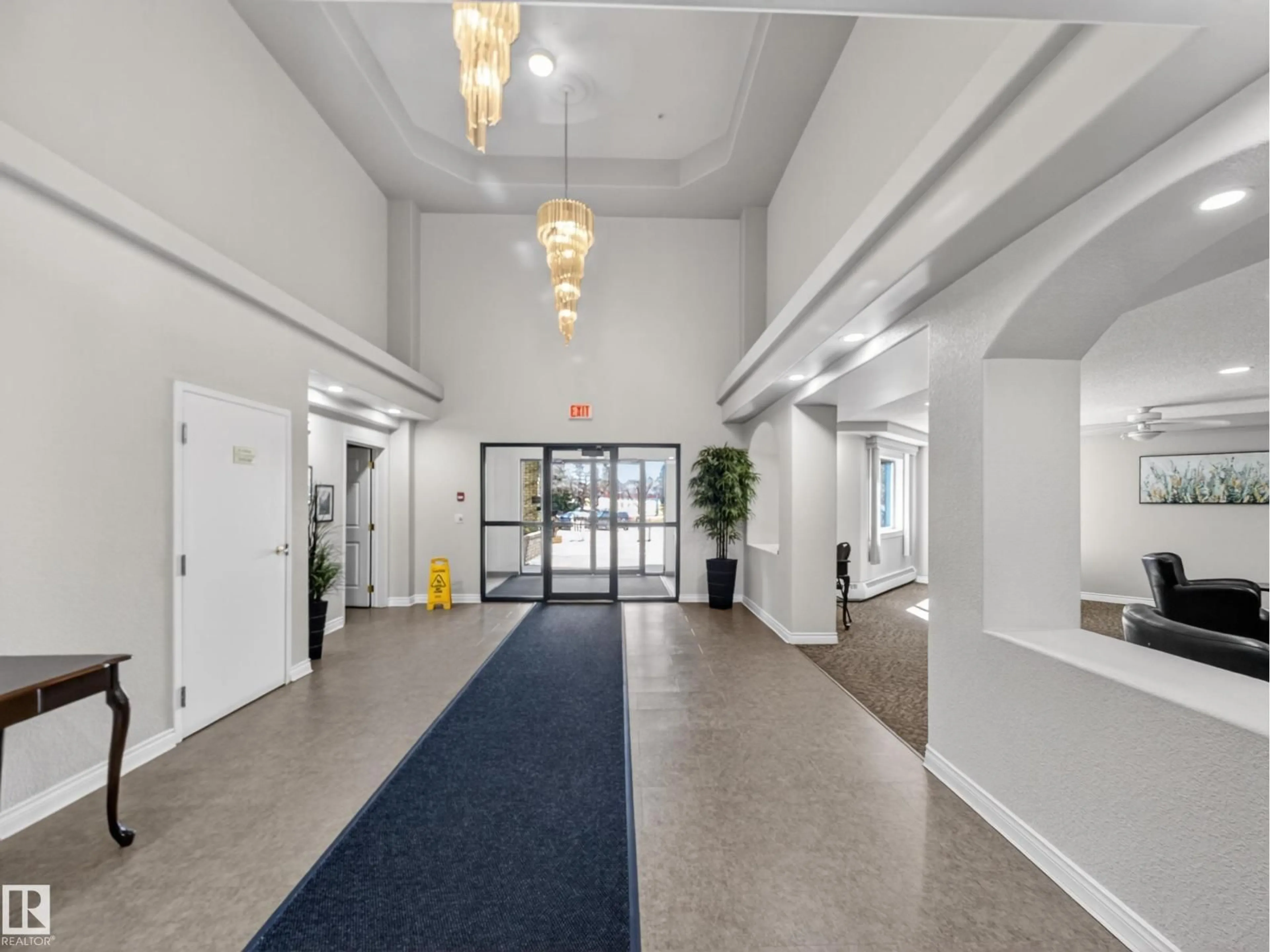 Indoor foyer for 307 CRYSTAL LN, Sherwood Park Alberta T8H1W6