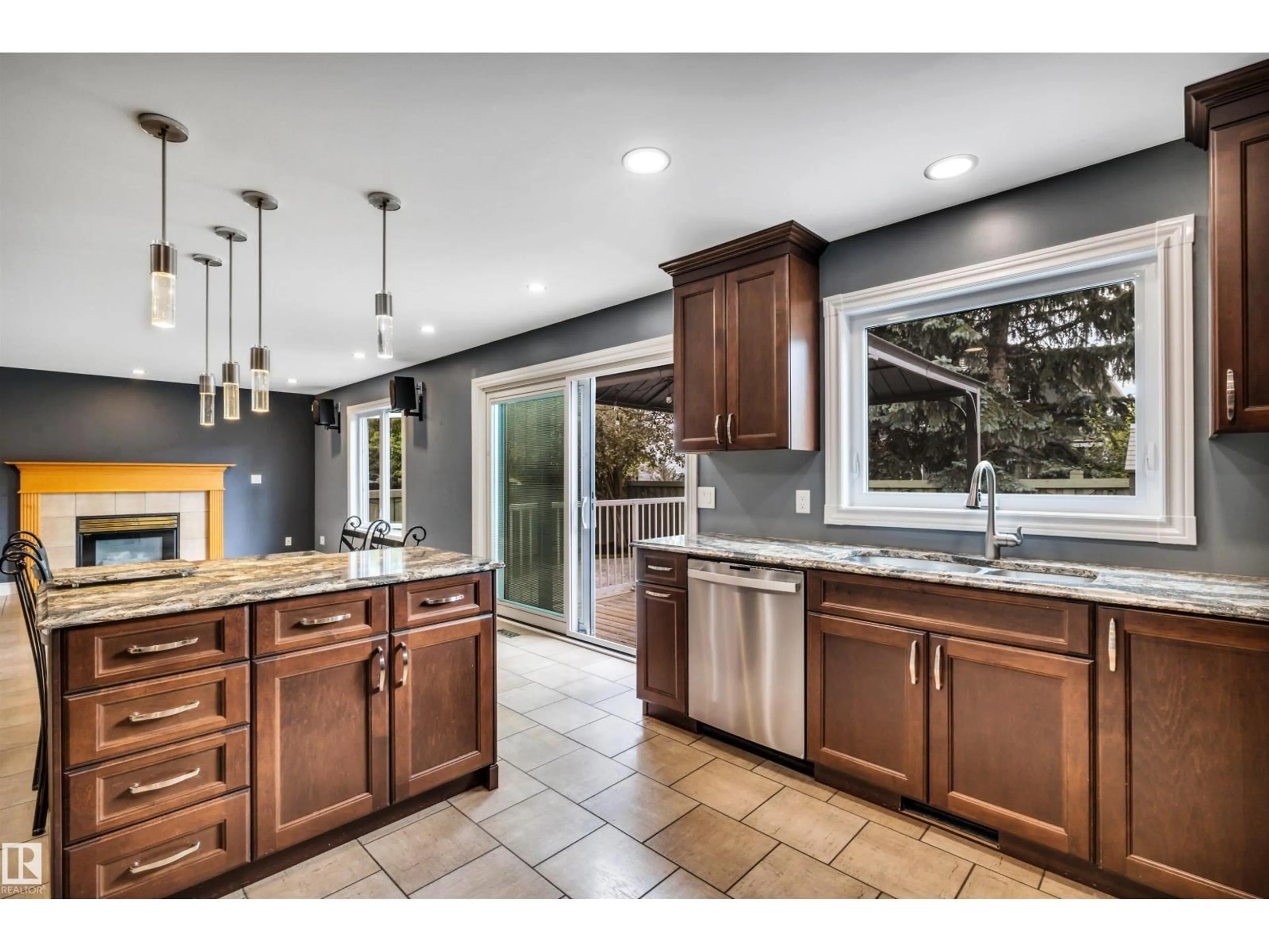 Open concept kitchen, ceramic/tile floor for 1615 WELBOURN CV, Edmonton Alberta T6M2M5