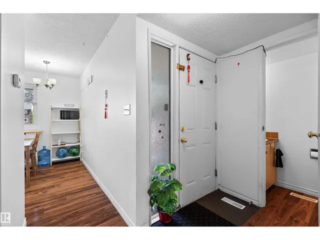 NW - 2730 105 ST, Edmonton 2