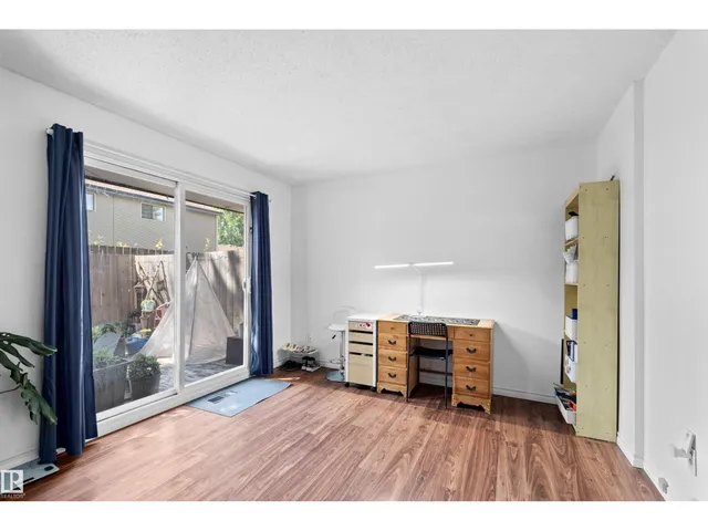 NW - 2730 105 ST, Edmonton 5