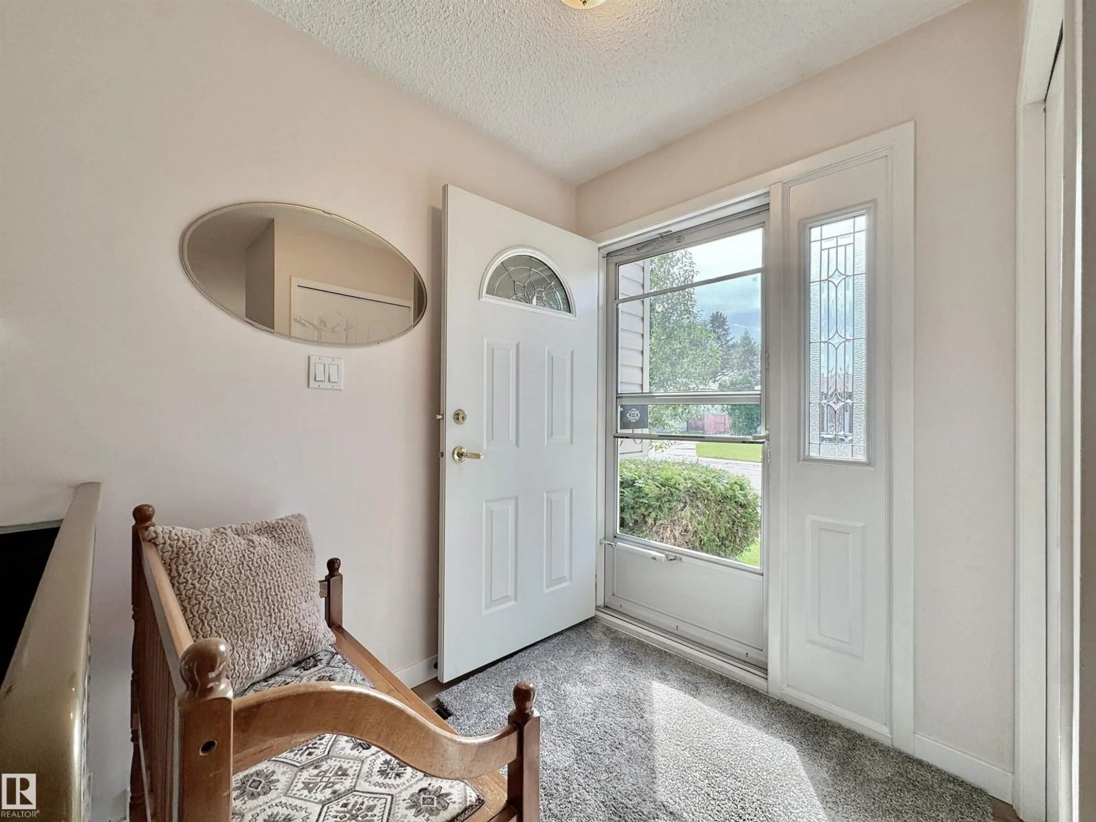 Indoor entryway for 2423 83 ST, Edmonton Alberta T6K3G6