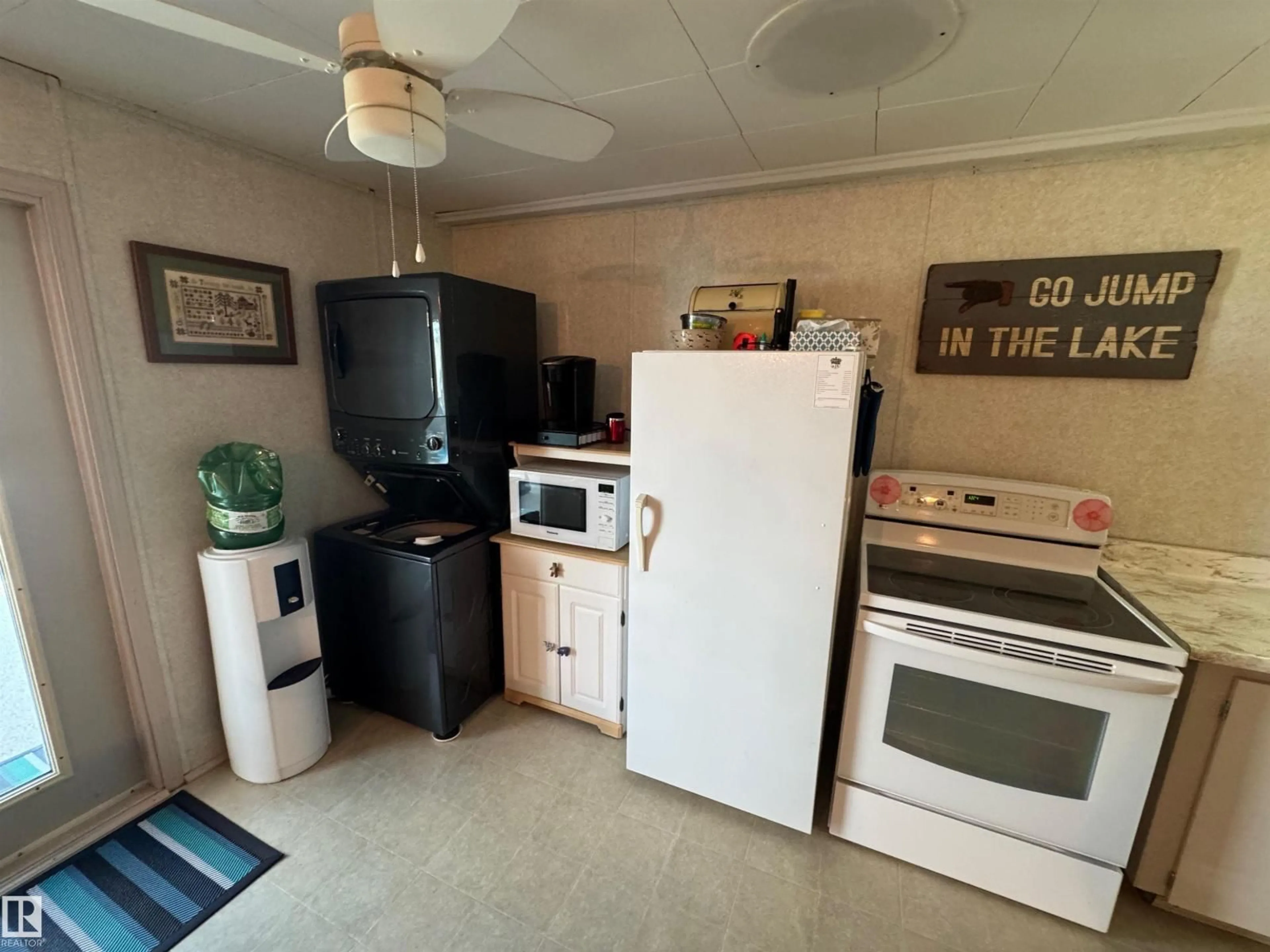 Standard kitchen, unknown for 152 TWP RD 604 TWP RD, Rural St. Paul County Alberta T0A3A0