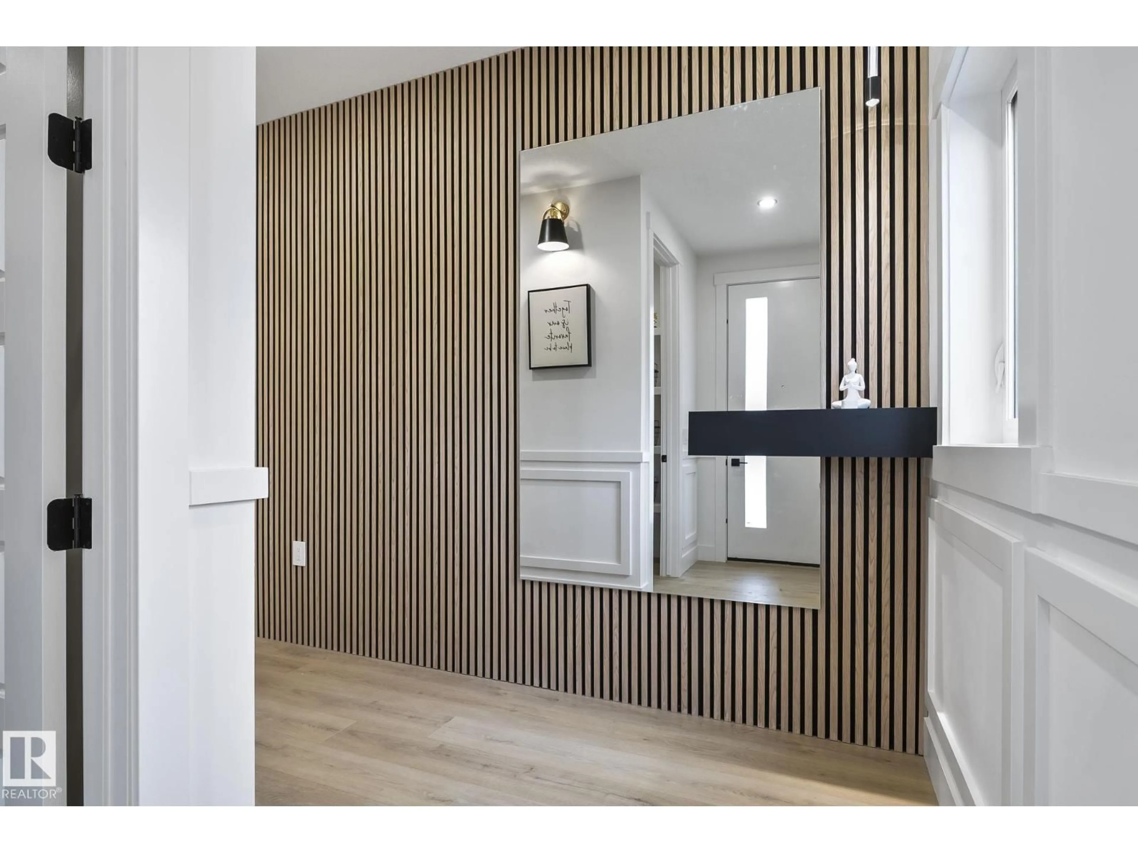 Indoor entryway for SW - 7026 KIVIAQ CR, Edmonton Alberta T6W5R2